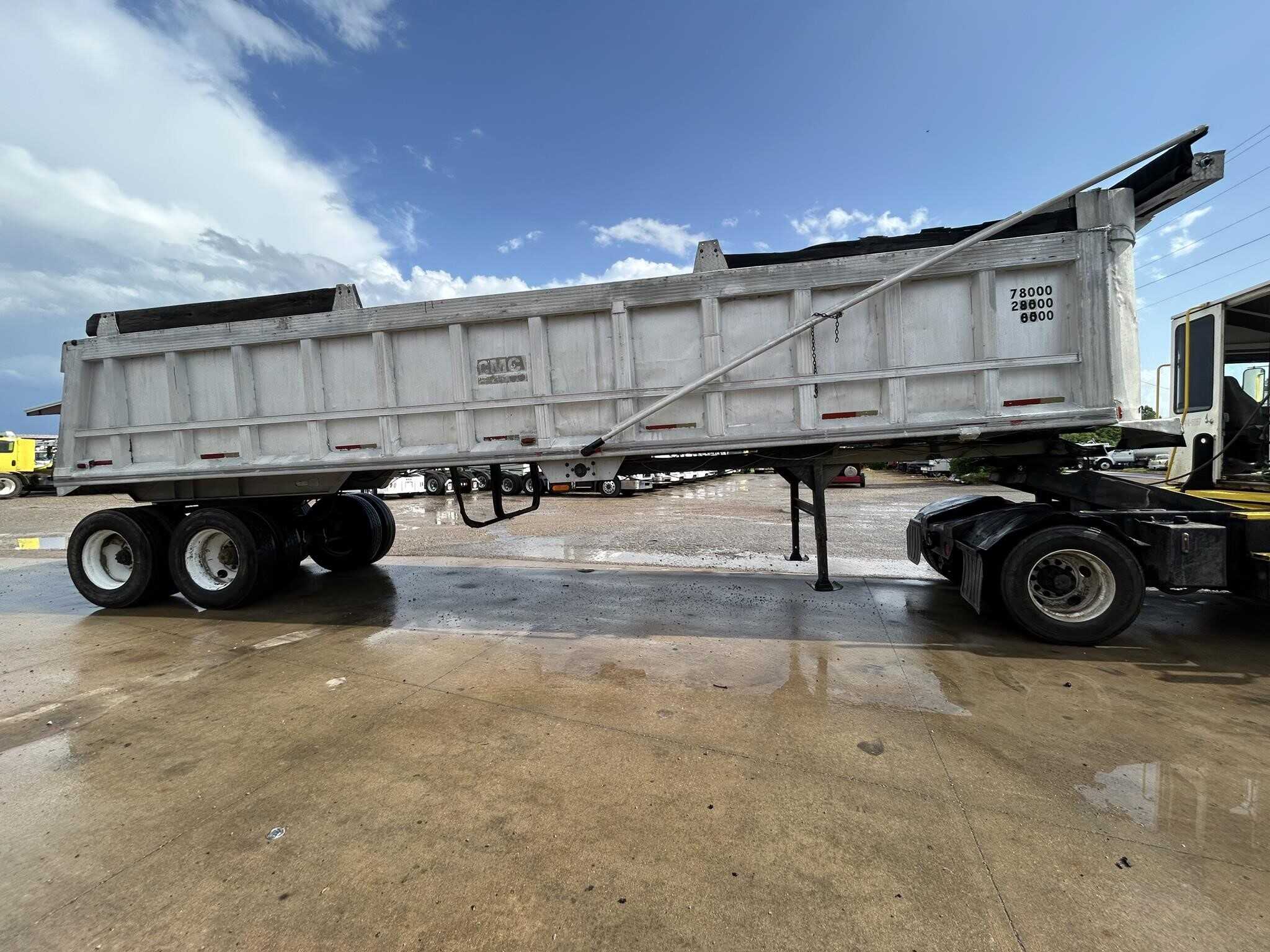 1984 Cmc 35 ft end dump