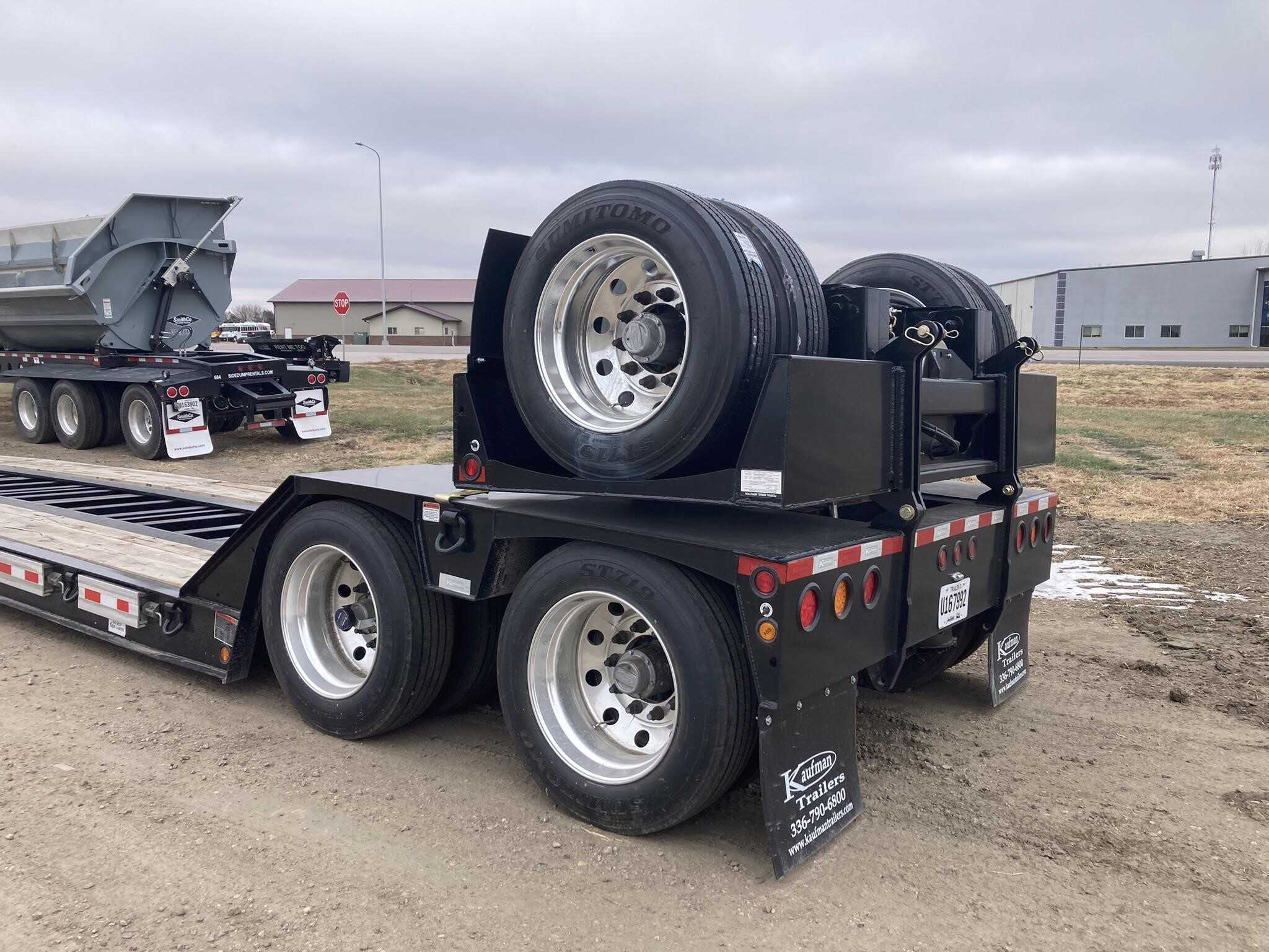 2023 Kaufman 35 ton ag trailer