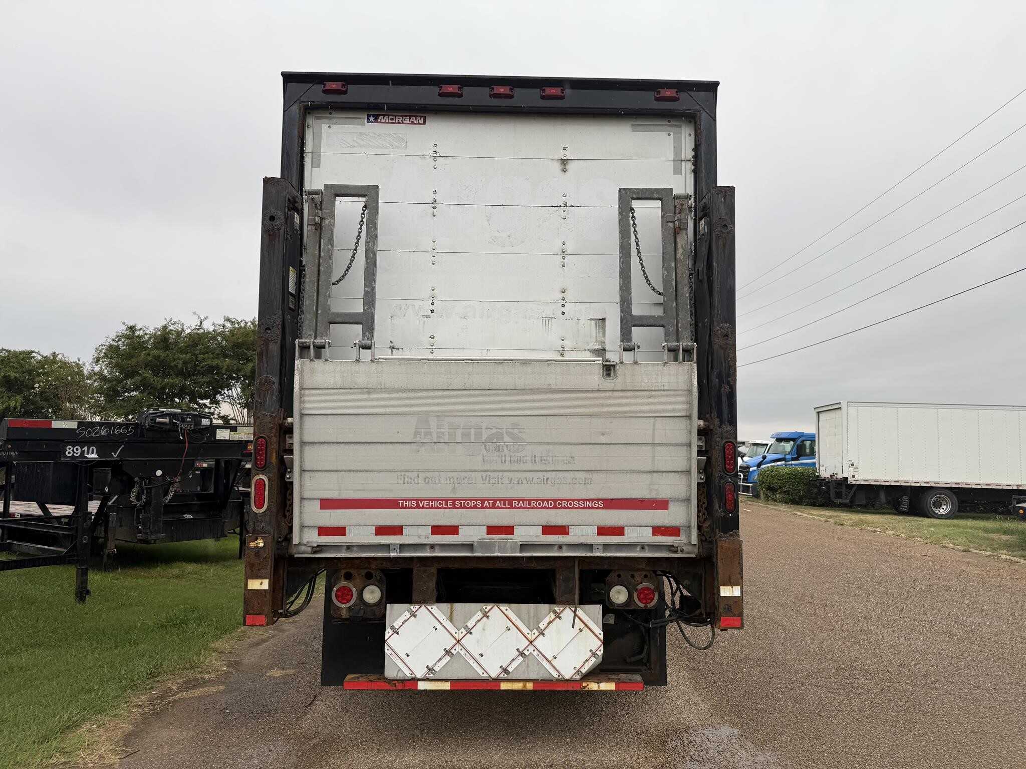 2013 Freightliner business class m2 106