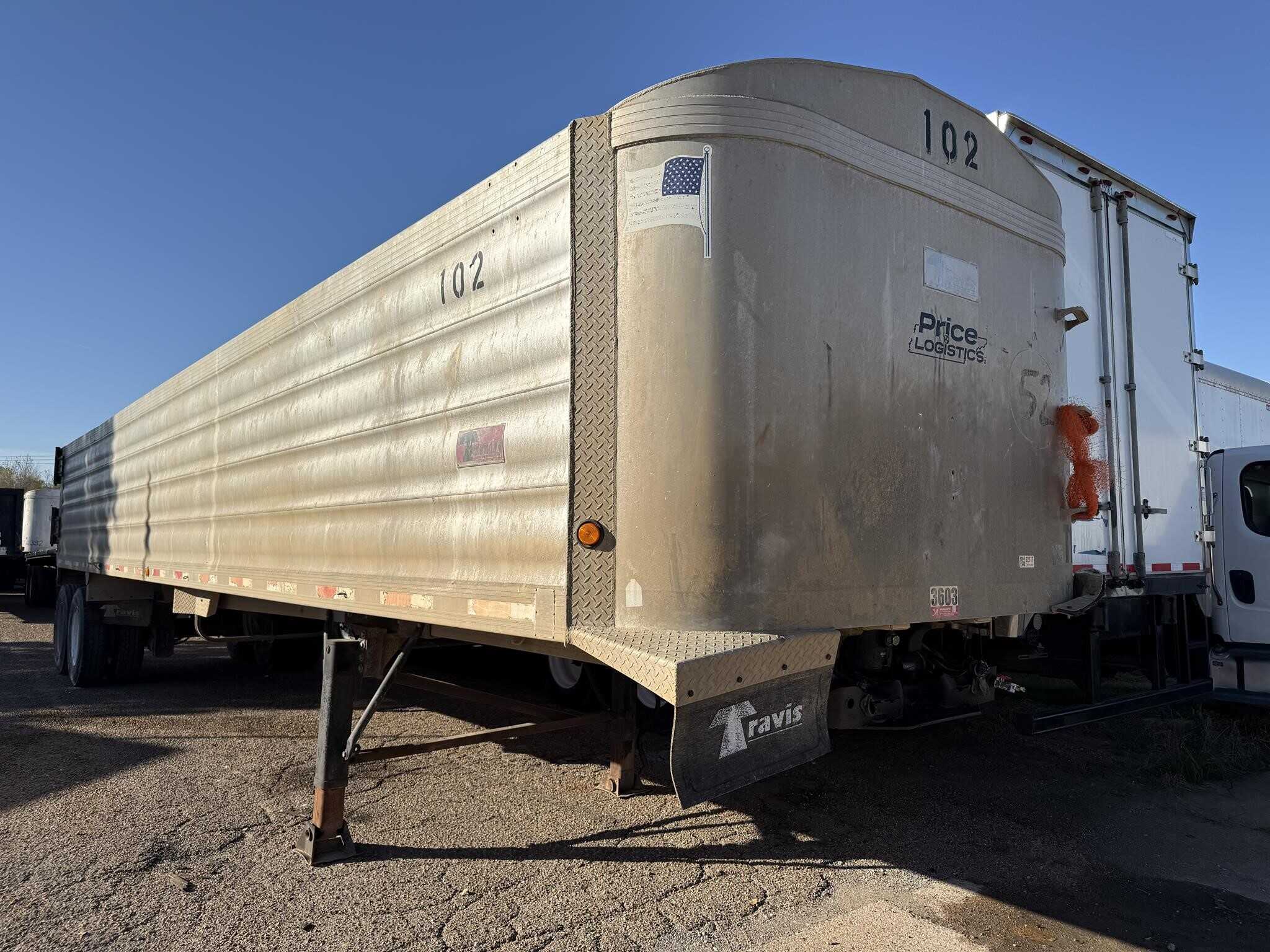 2012 Travis 39 ft end dump
