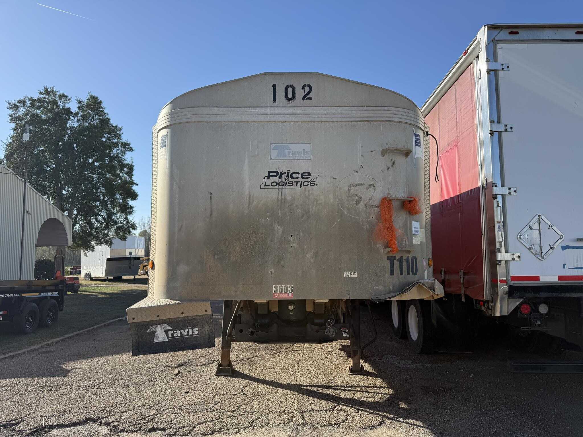 2012 Travis 39 ft end dump