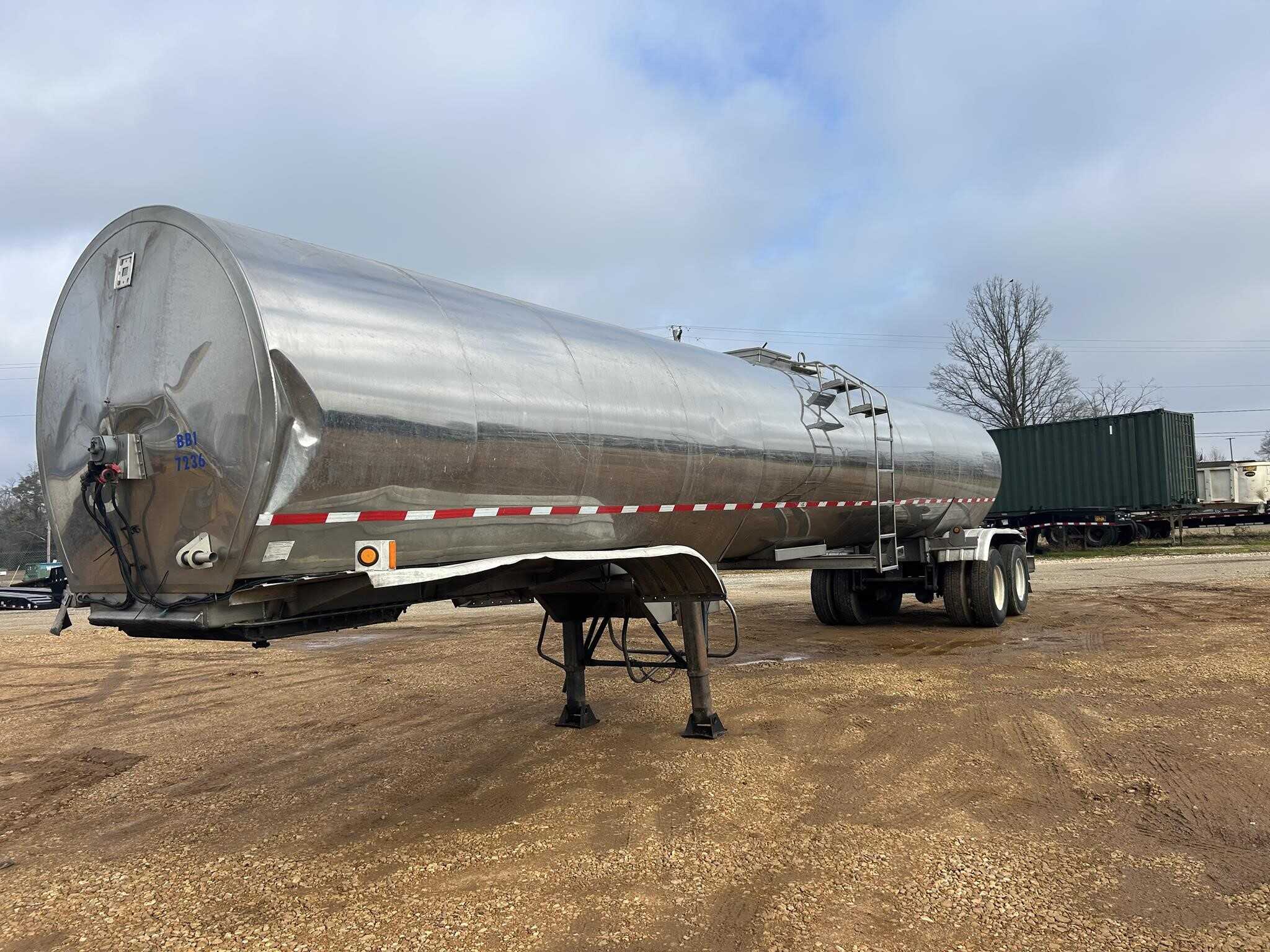 1997 Walker 6273 gallon tank