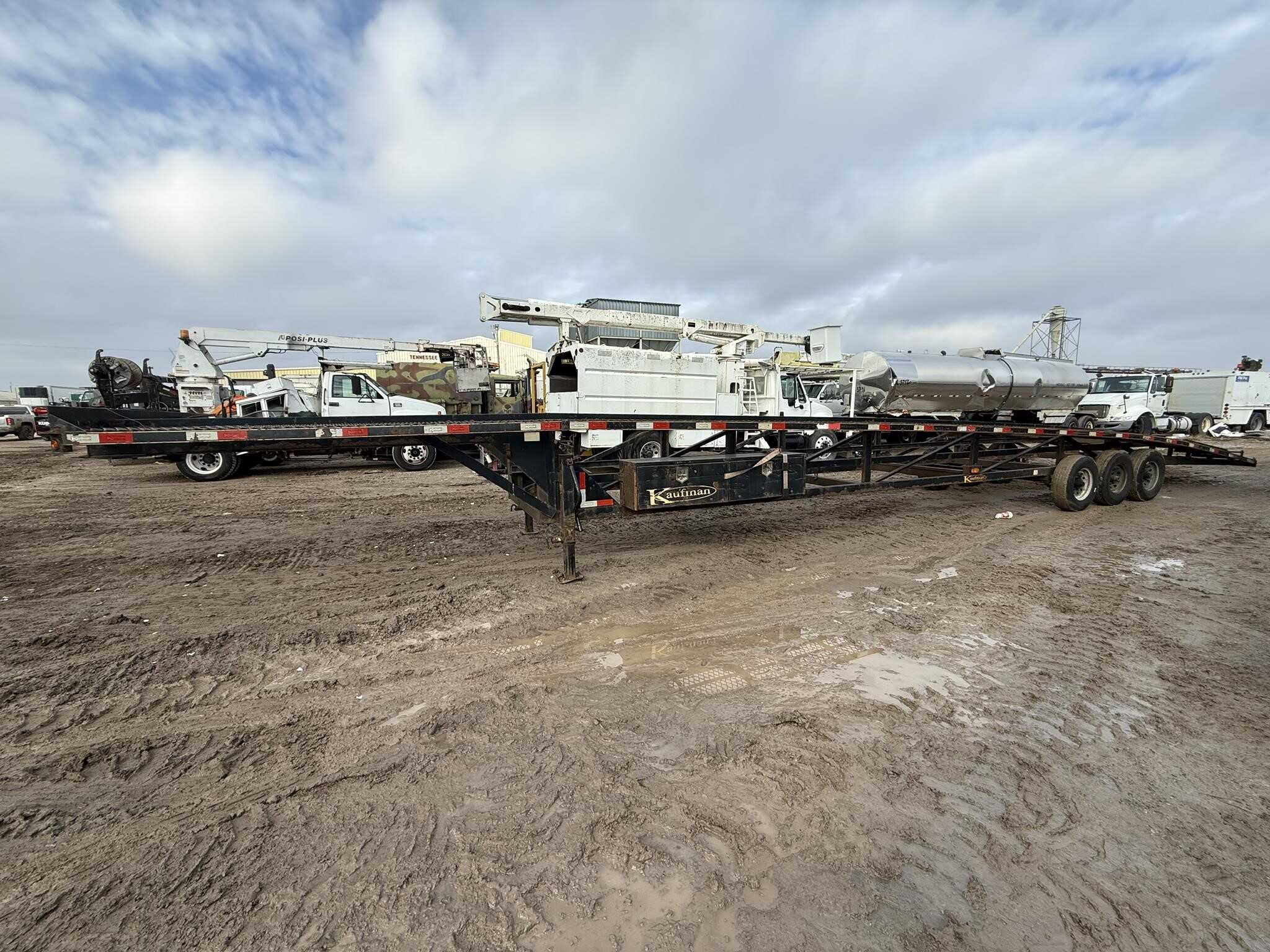 2021 Kaufman 50 ft 3 car hauler