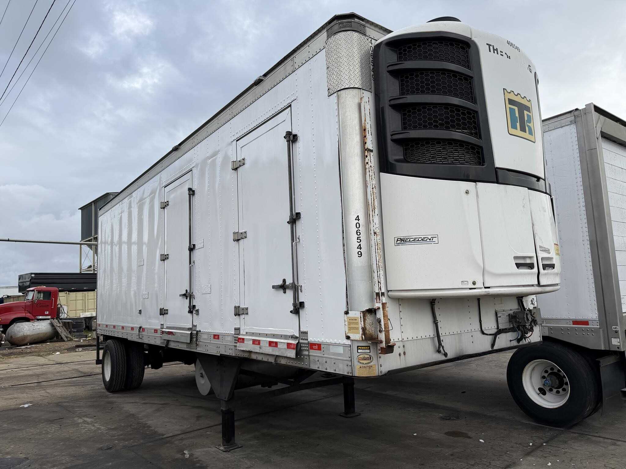 2017 Kidron 28 ft pup reefer