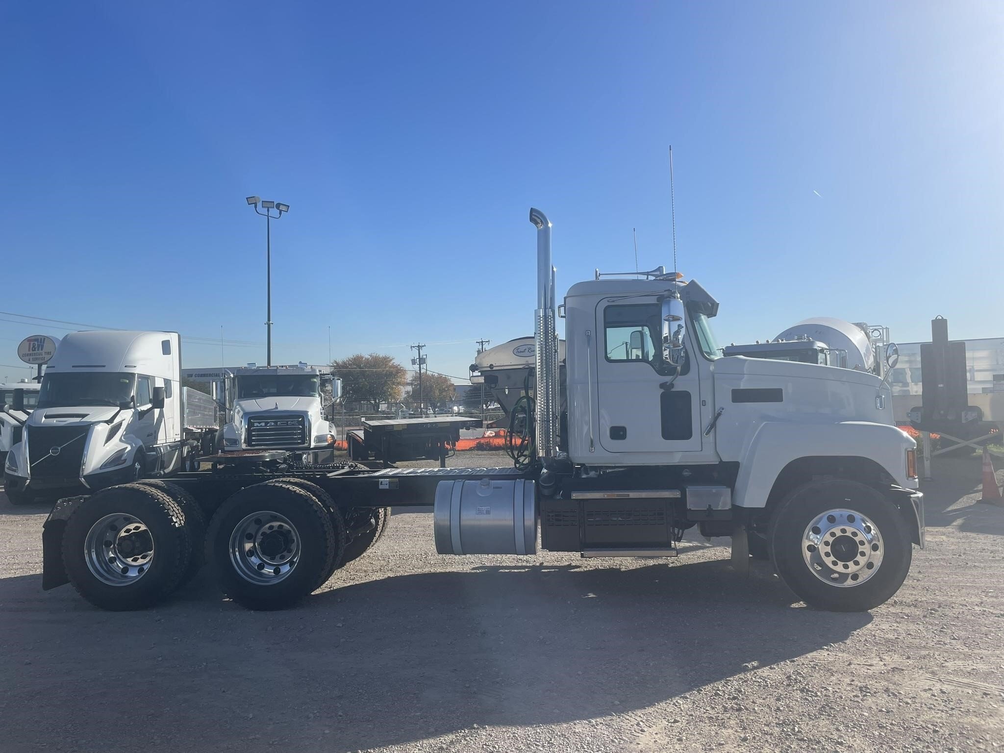 New 2026 MACK PINNACLE Conventional - Day Cab in Fort Worth, TX