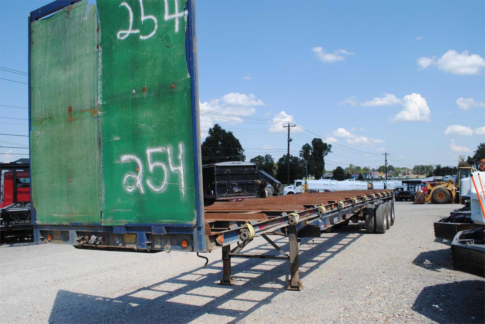2006 Viking tri axle crate trailer