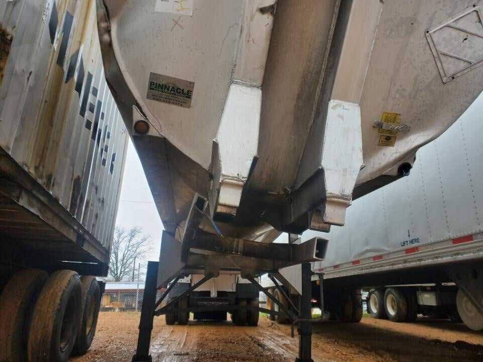 2006 Mac 39 ft round bottom