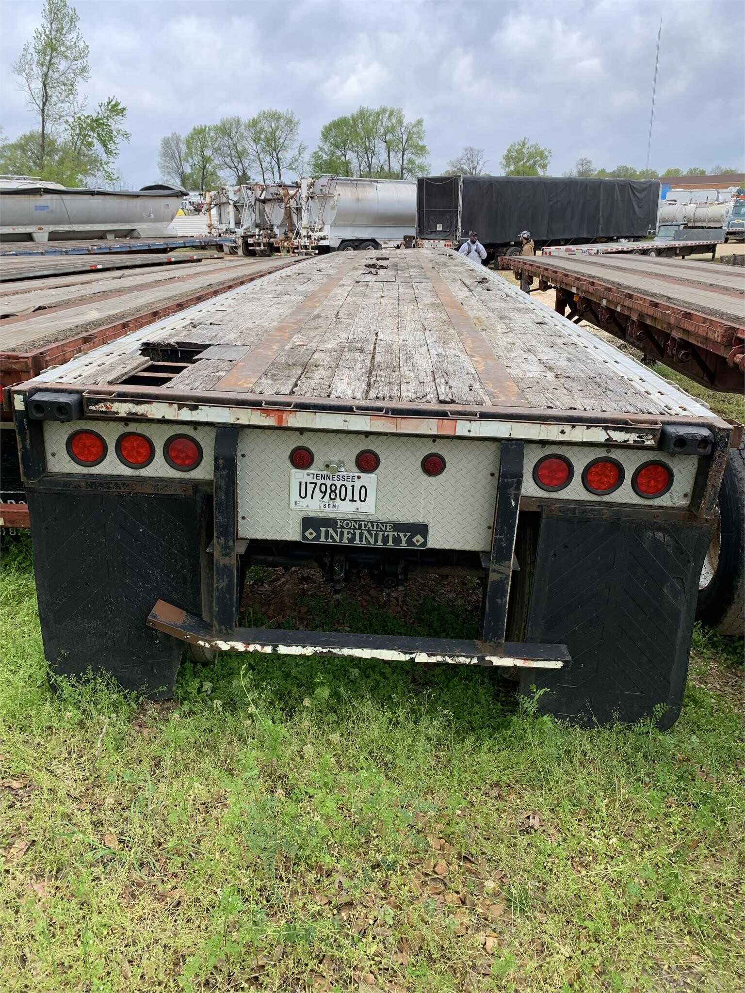 1999 Fontaine 48 ft flat bed