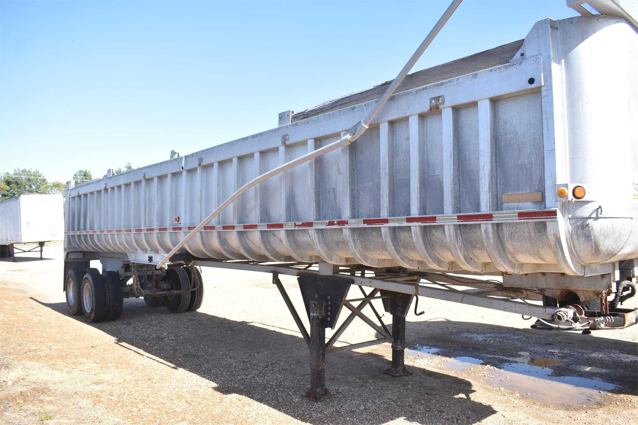1989 Fruehauf 38 ft end dump