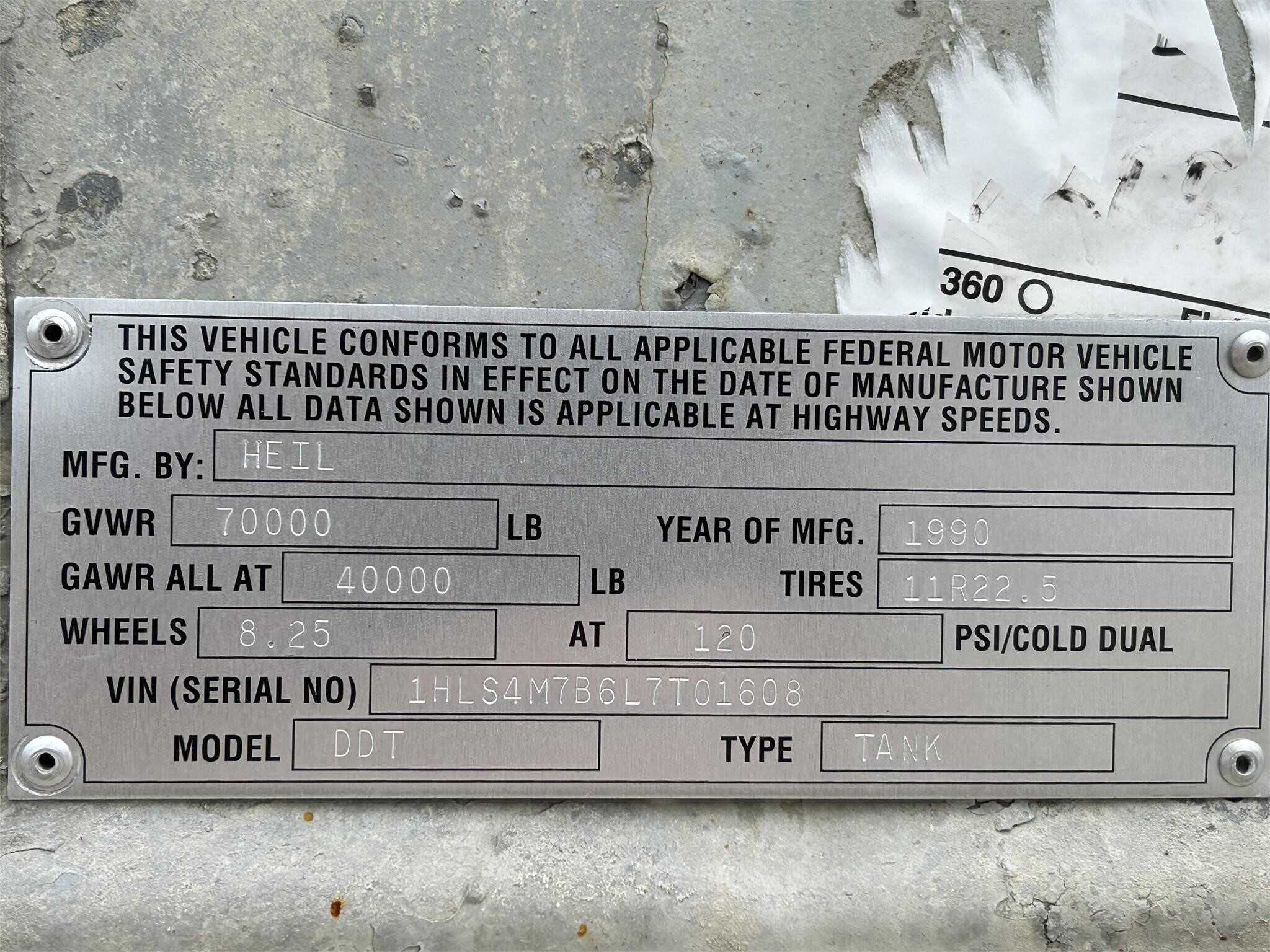 1990 Heil 1000 cube pnuematic tank