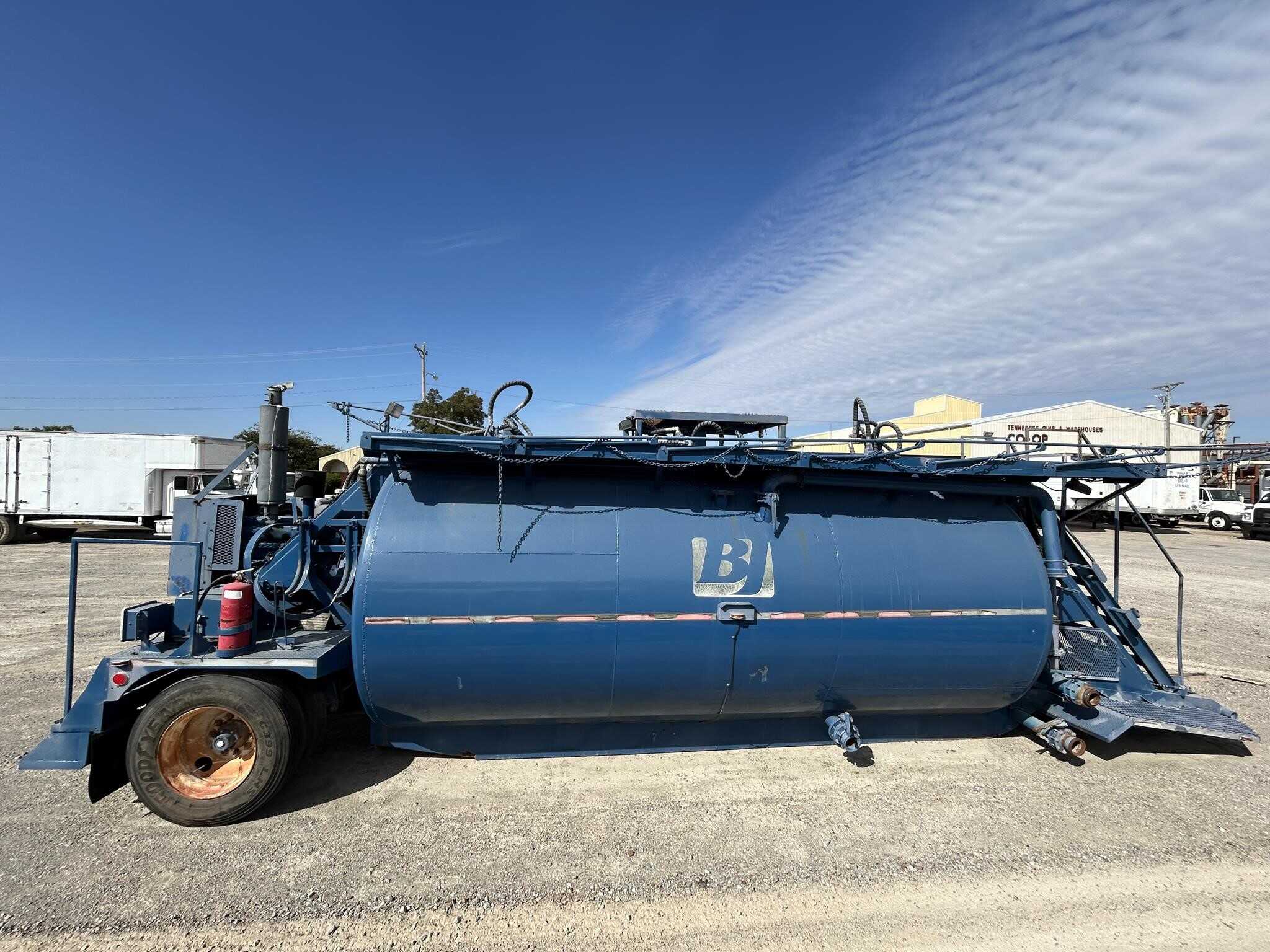 1980 J&L 4000 gallon mixing tank