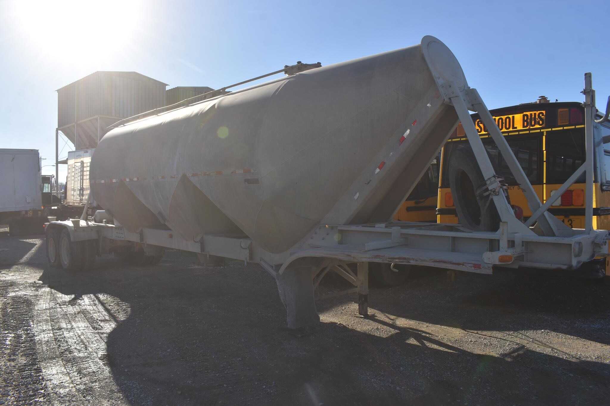 1995 Fruehauf 1200 cube