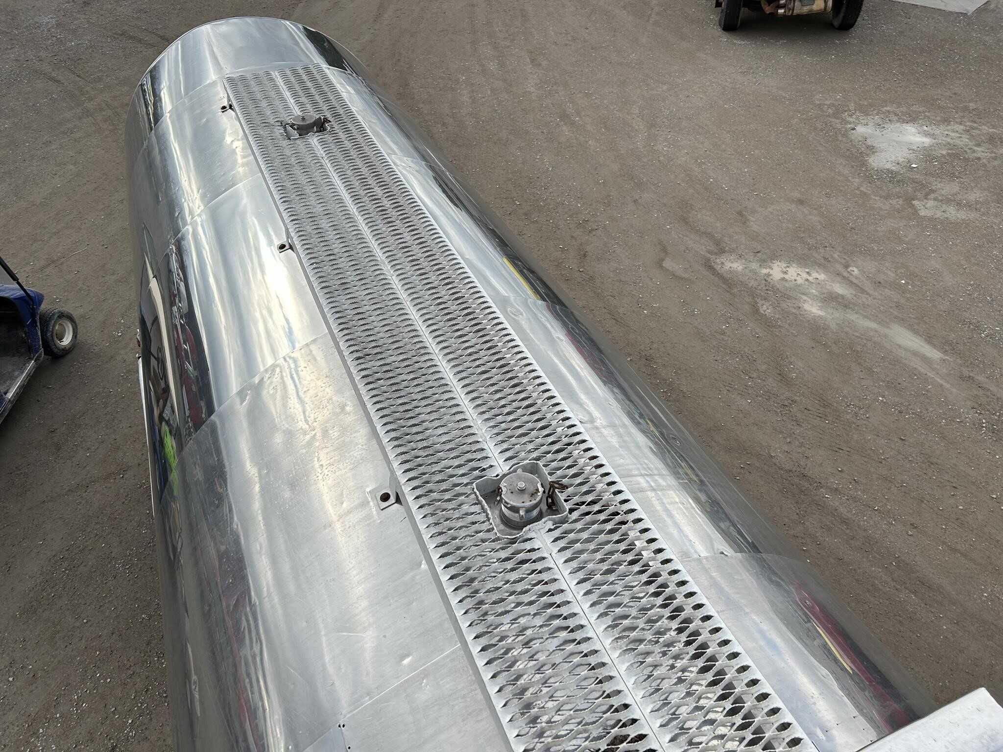 1985 Polar waste/sludge tank
