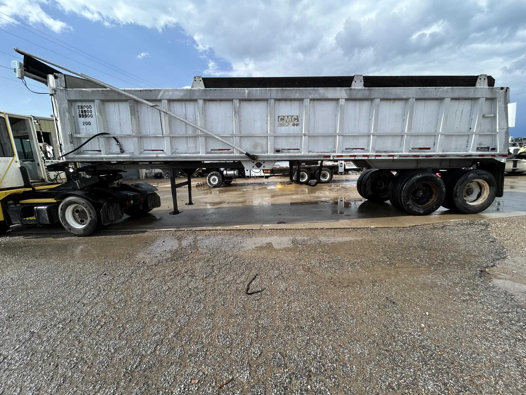 1984 Cmc 35 ft end dump