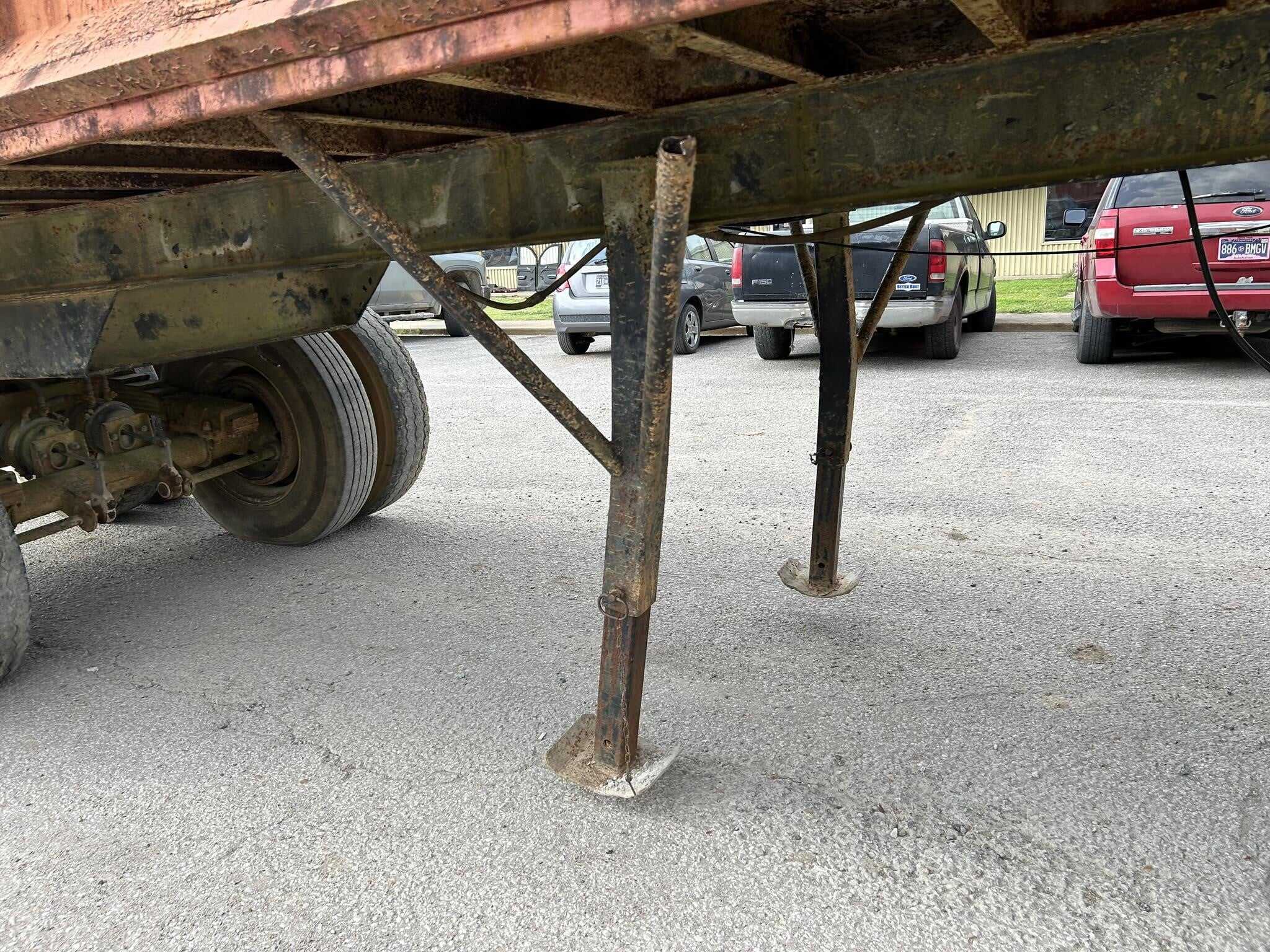 1990 Palmer 24 ft end dump