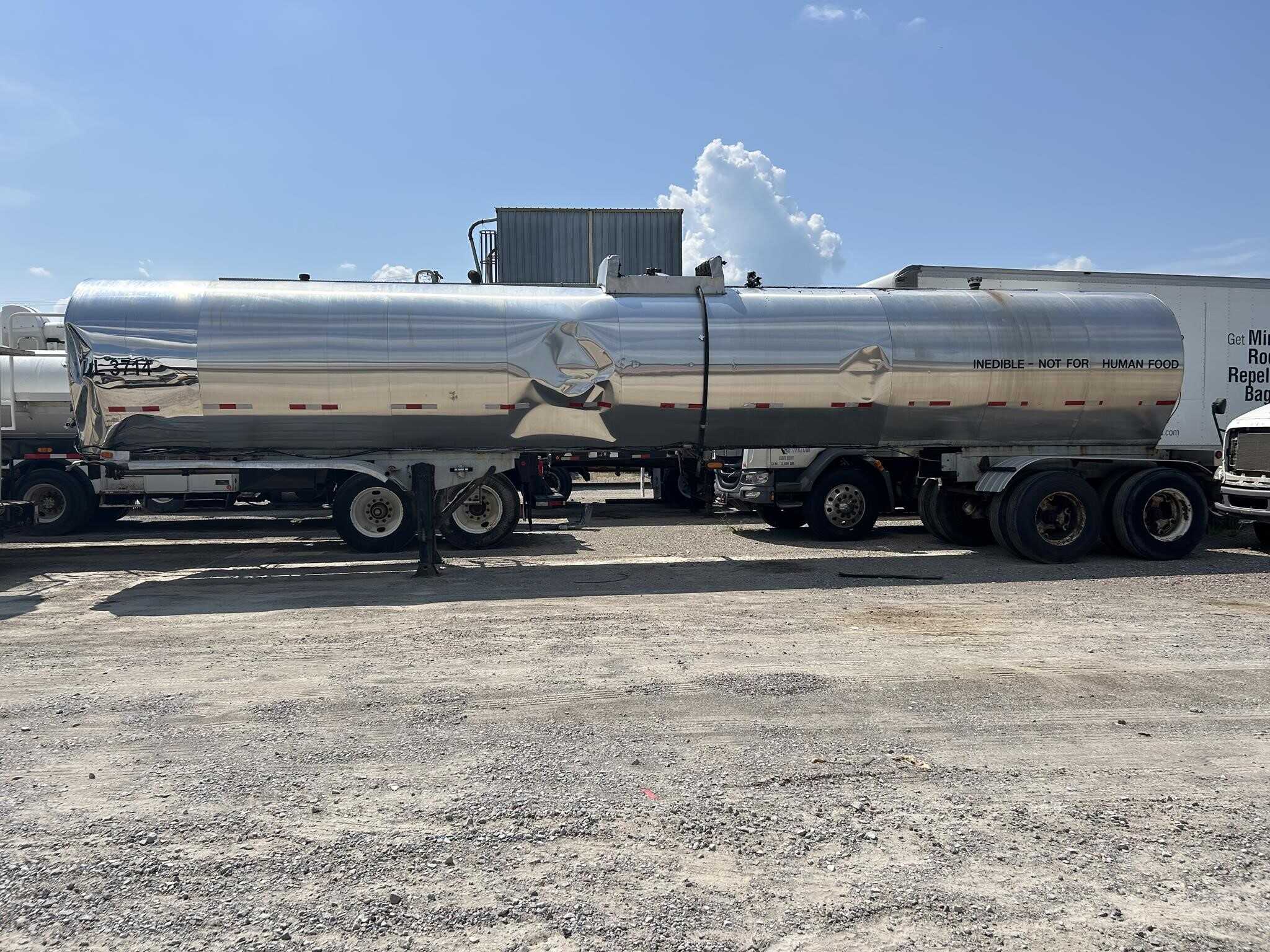 1979 Heil 6500 gallon tank