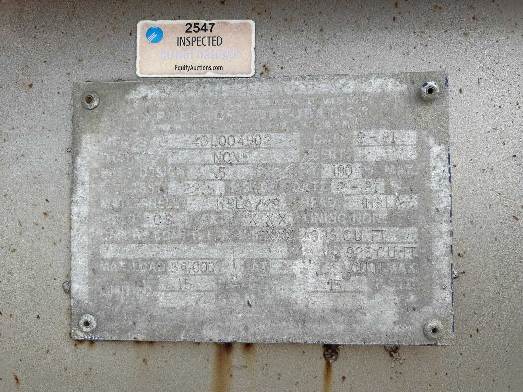 1981 Fruehauf 985 cube pnuematic tank