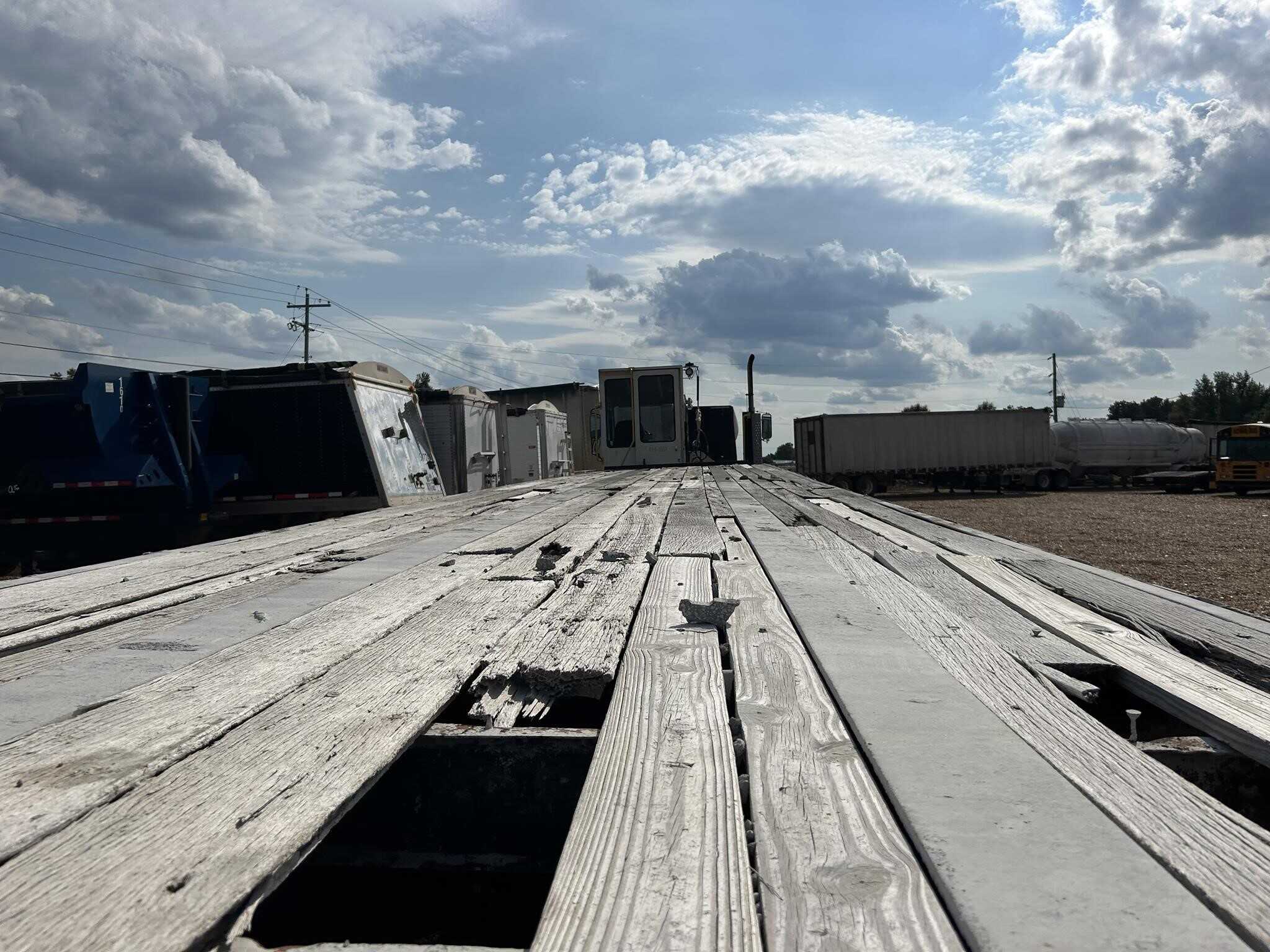 1979 Lufkin 42 ft flat bed