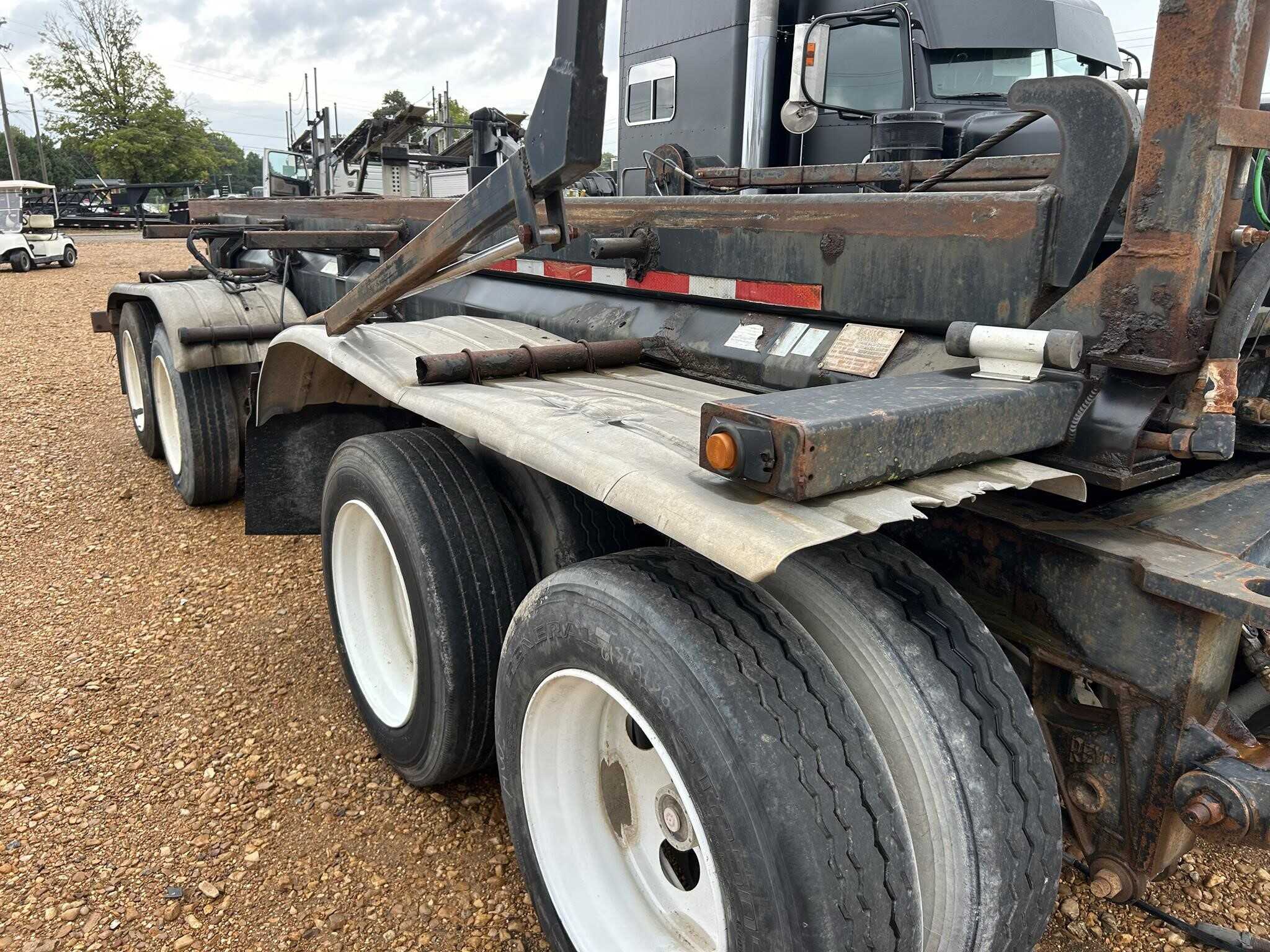 2004 Benlee roll off