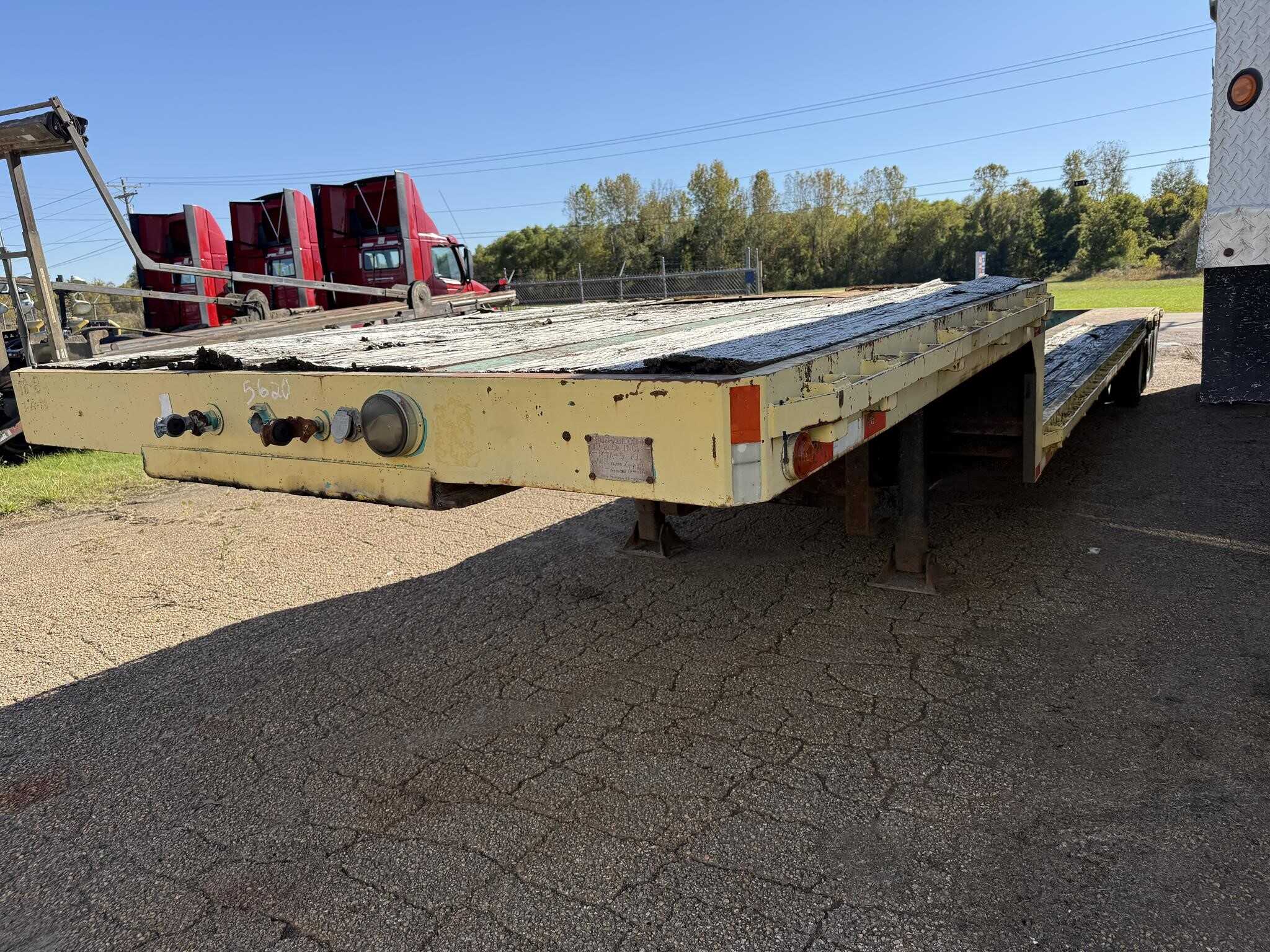 1977 Fruehauf 42 ft drop deck equipment hauler