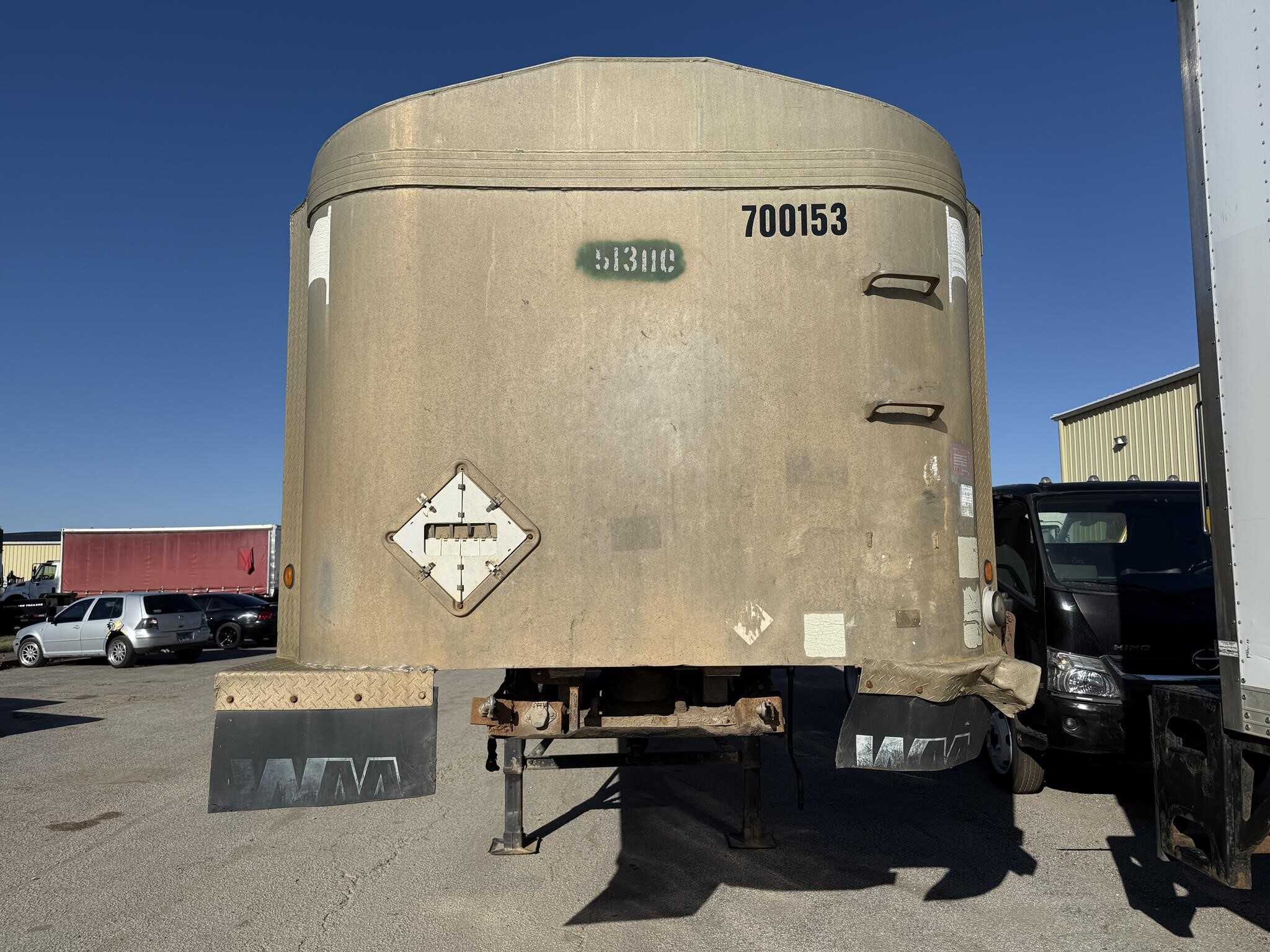 1991 Travis 39 ft end dump