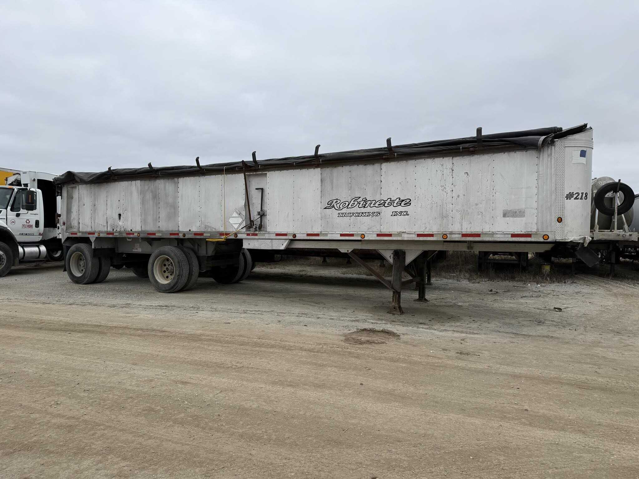 2002 Travis 40 ft dump