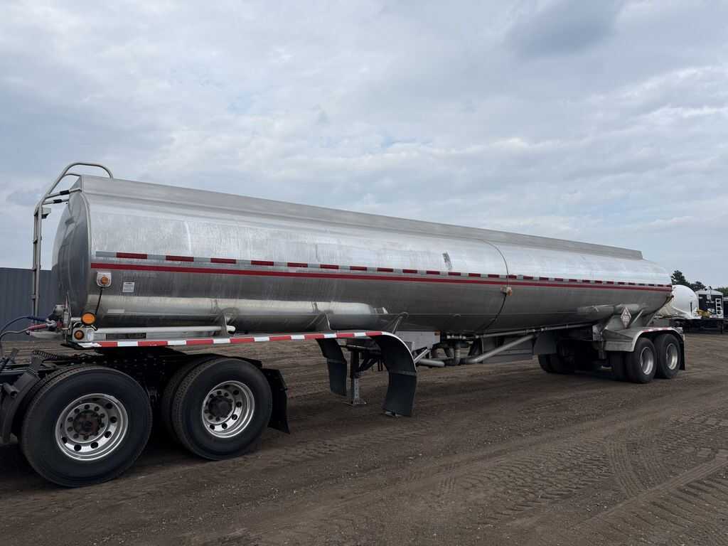 2018 Beall fuel tanker