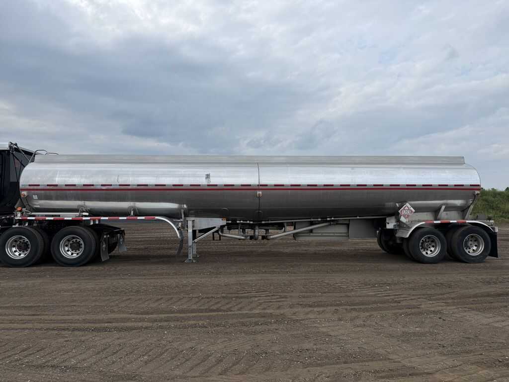 2018 Beall fuel tanker