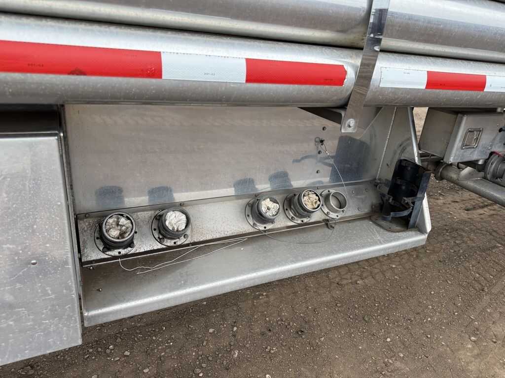 2018 Beall fuel tanker