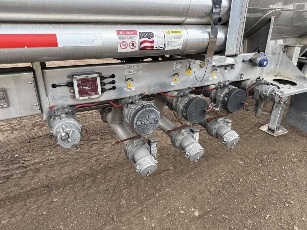2018 Beall fuel tanker