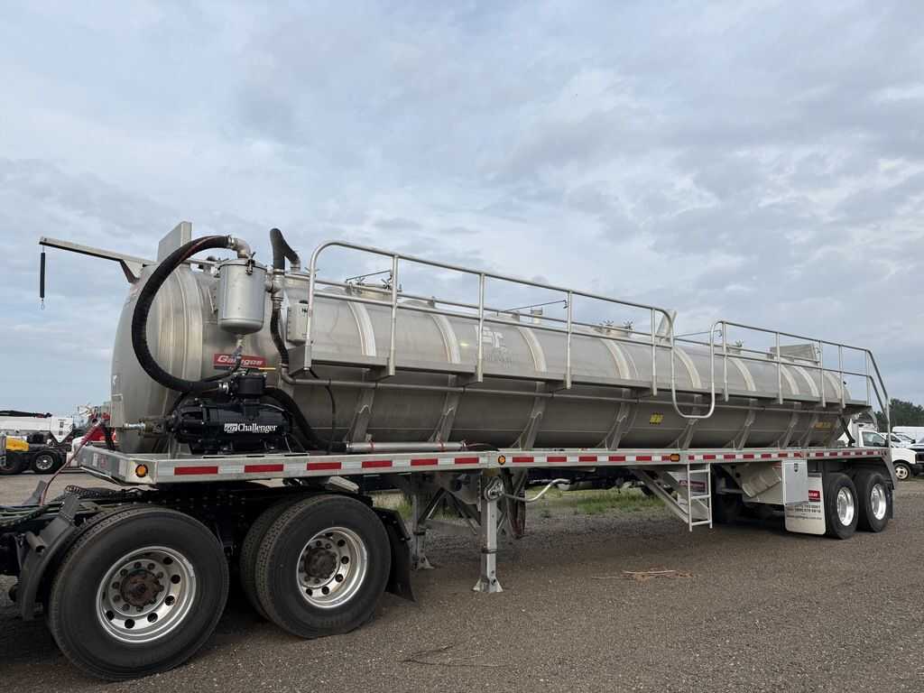 2024 Gallegos vacuum tank trailer