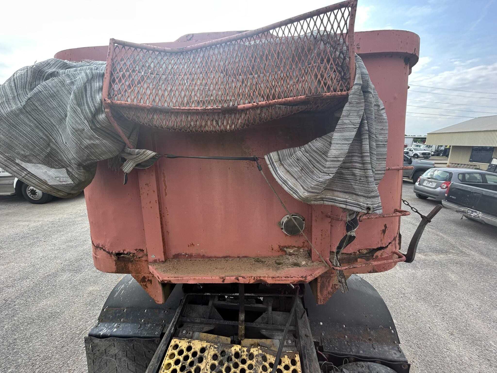 1990 Palmer 24 ft end dump