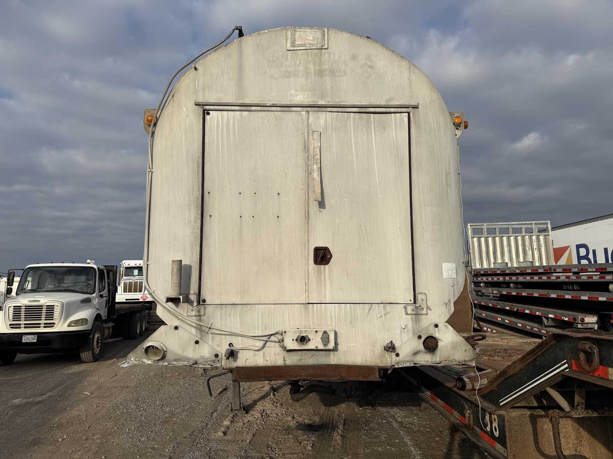 1967 Fruehauf 1300 cube tank