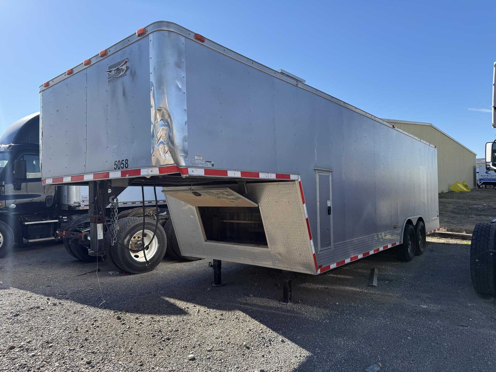 2015 Freedom 30 ft enclosed