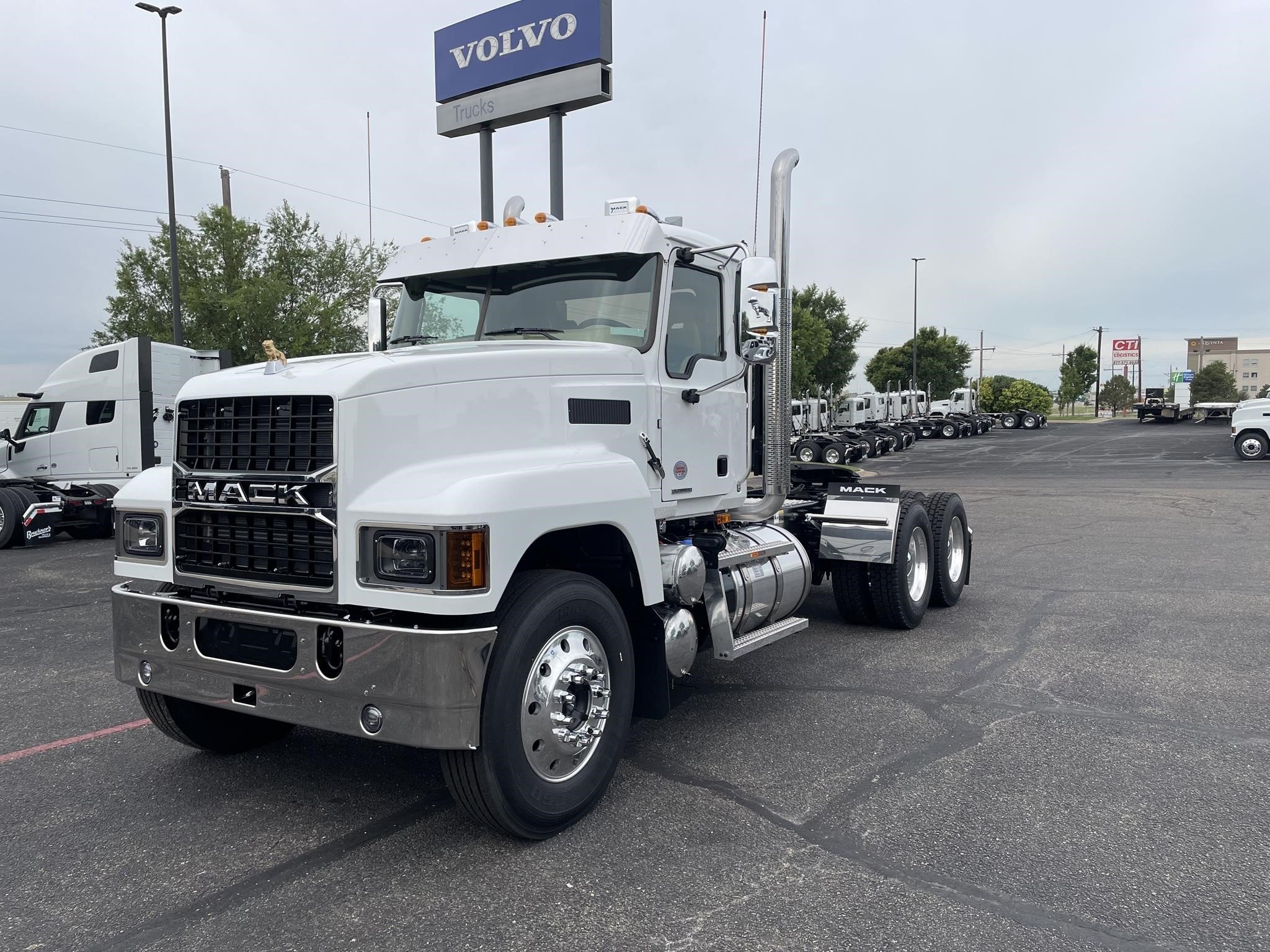 New 2026 MACK PINNACLE Conventional - Day Cab in Amarillo, TX
