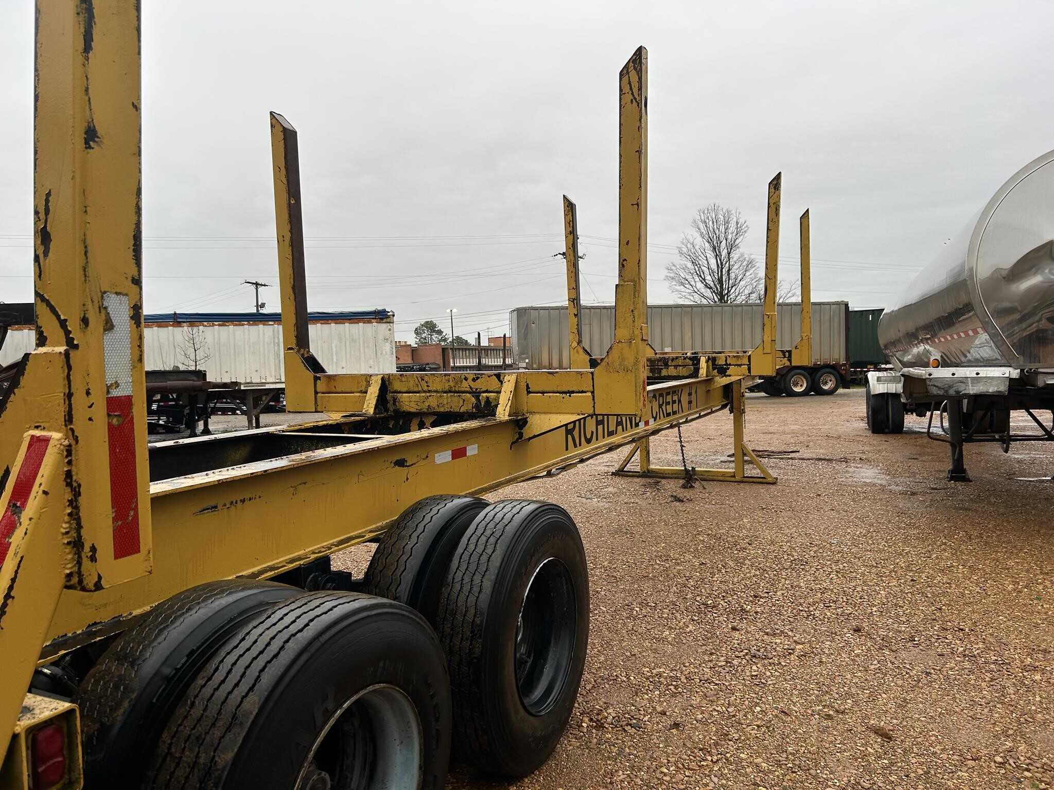 1981 Pitts 4 bolster log trailer