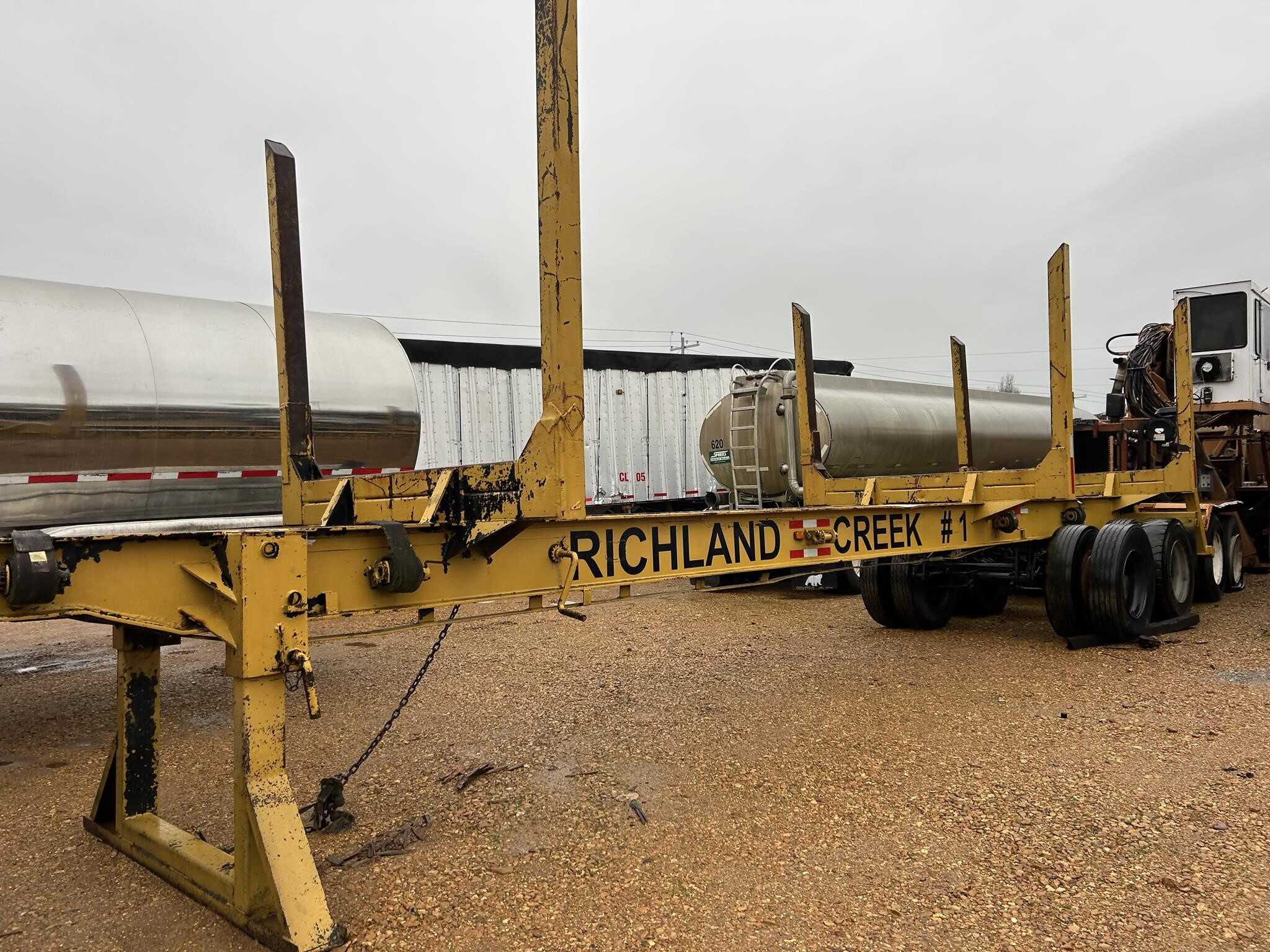 1981 Pitts 4 bolster log trailer