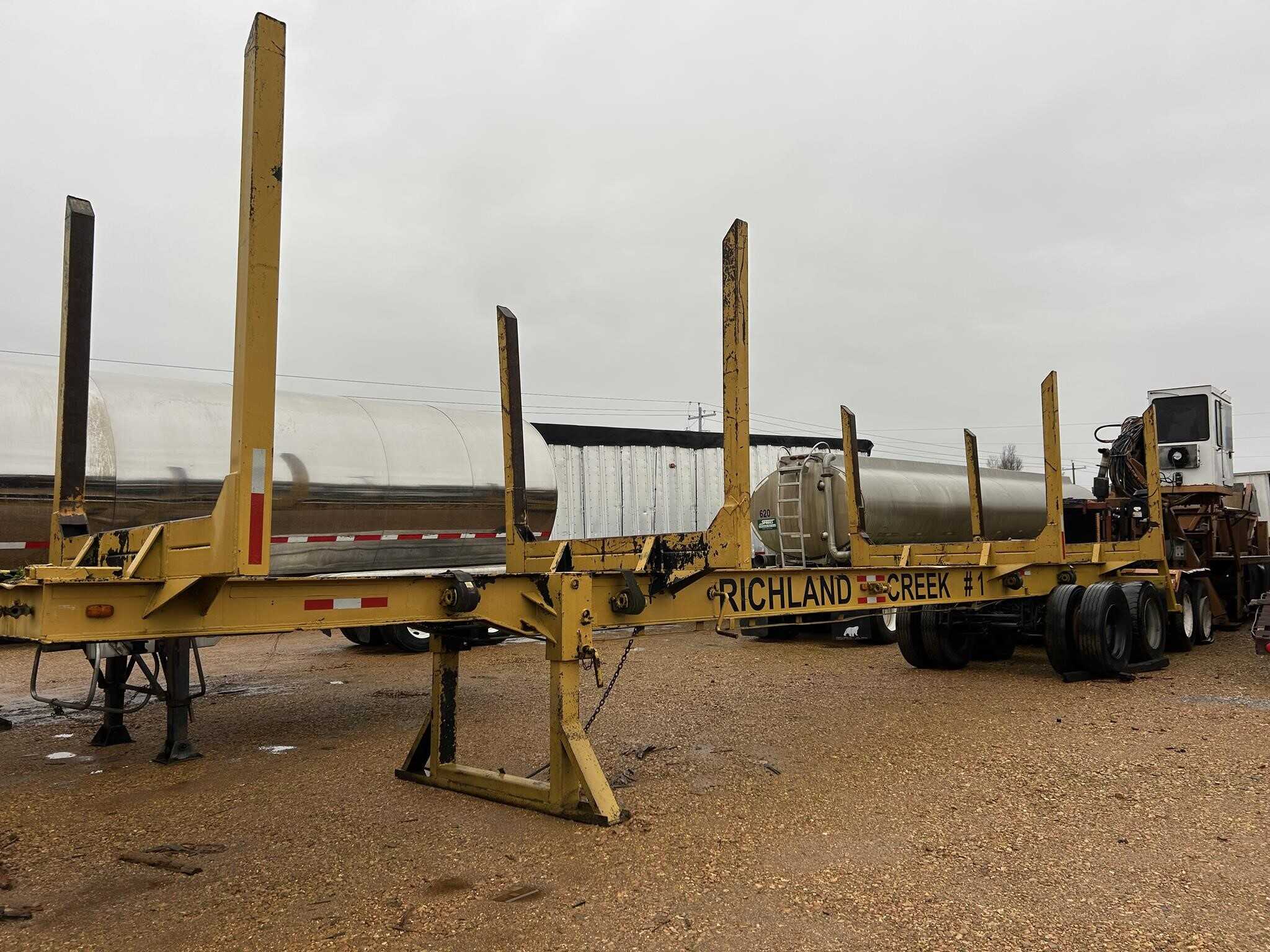 1981 Pitts 4 bolster log trailer
