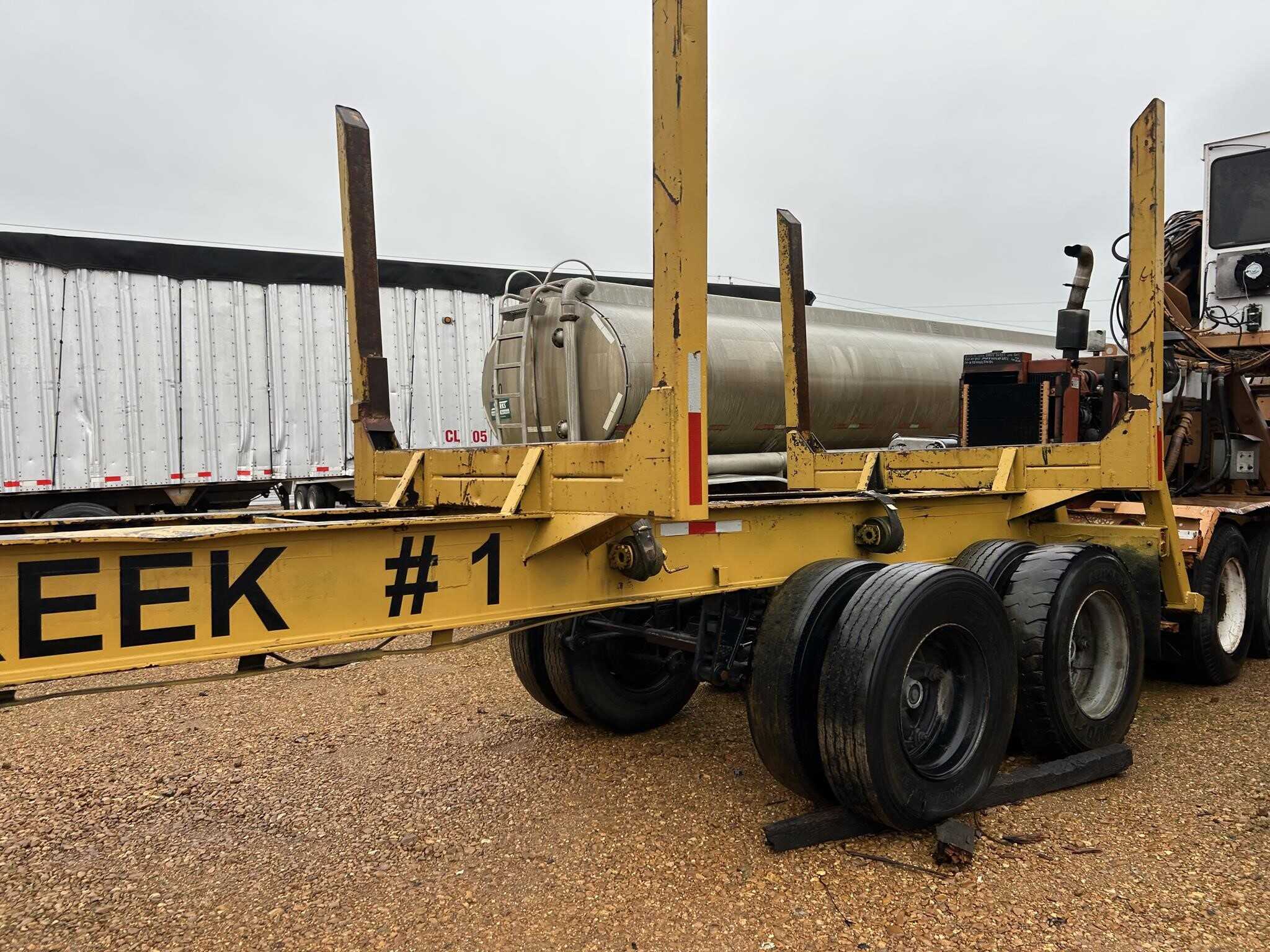1981 Pitts 4 bolster log trailer