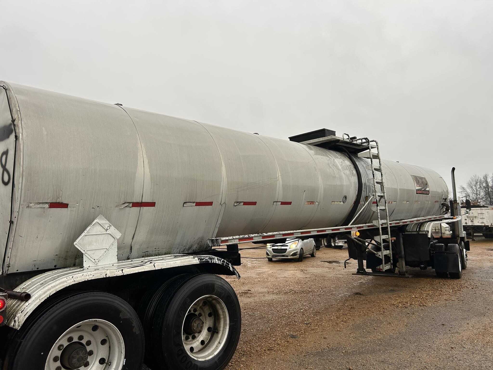 1986 Fruehauf 6500 gal