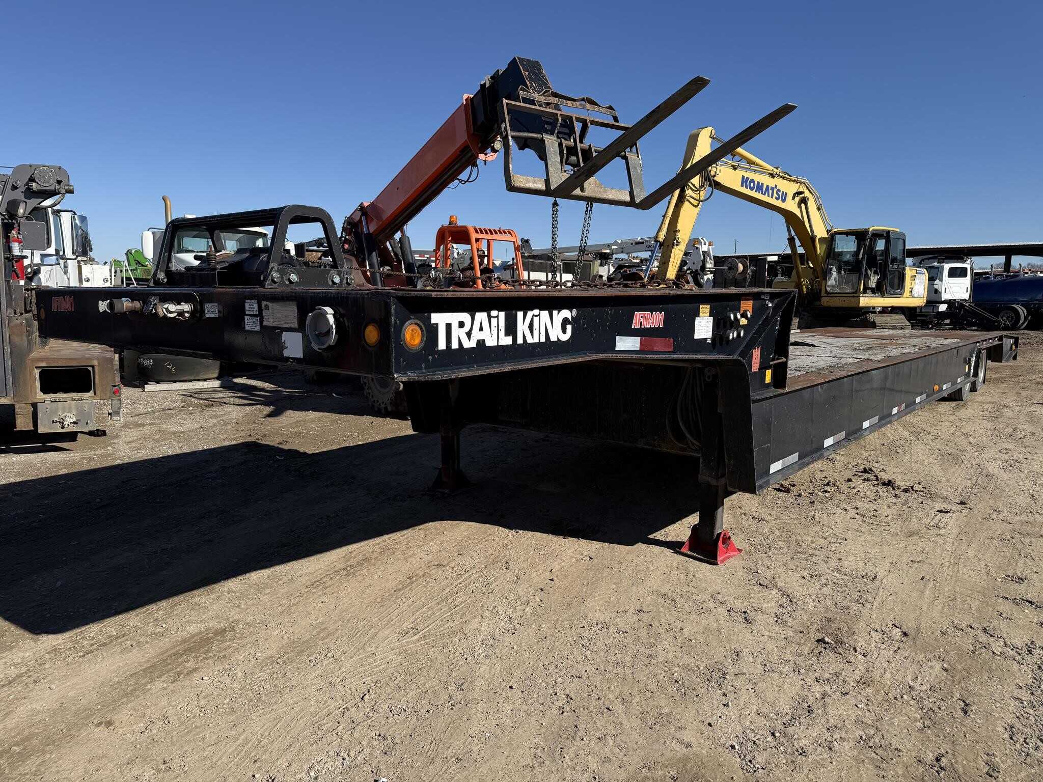 2006 Trail King 48 ft lowboy