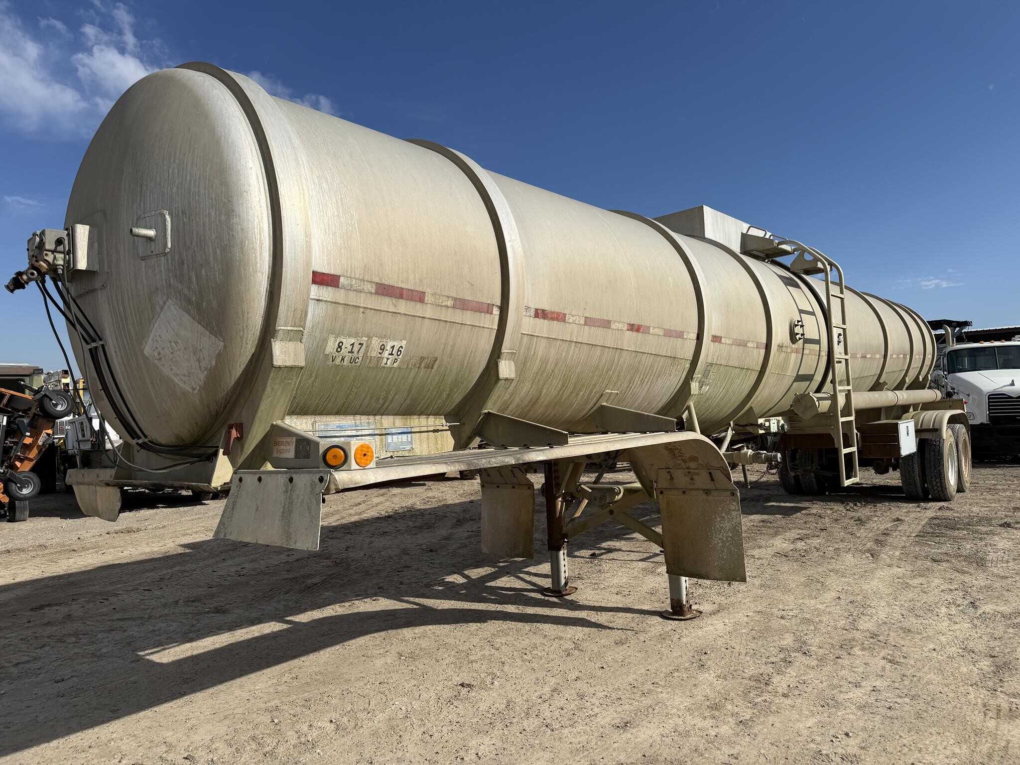 1997 Gulf Stream 8400 gallon