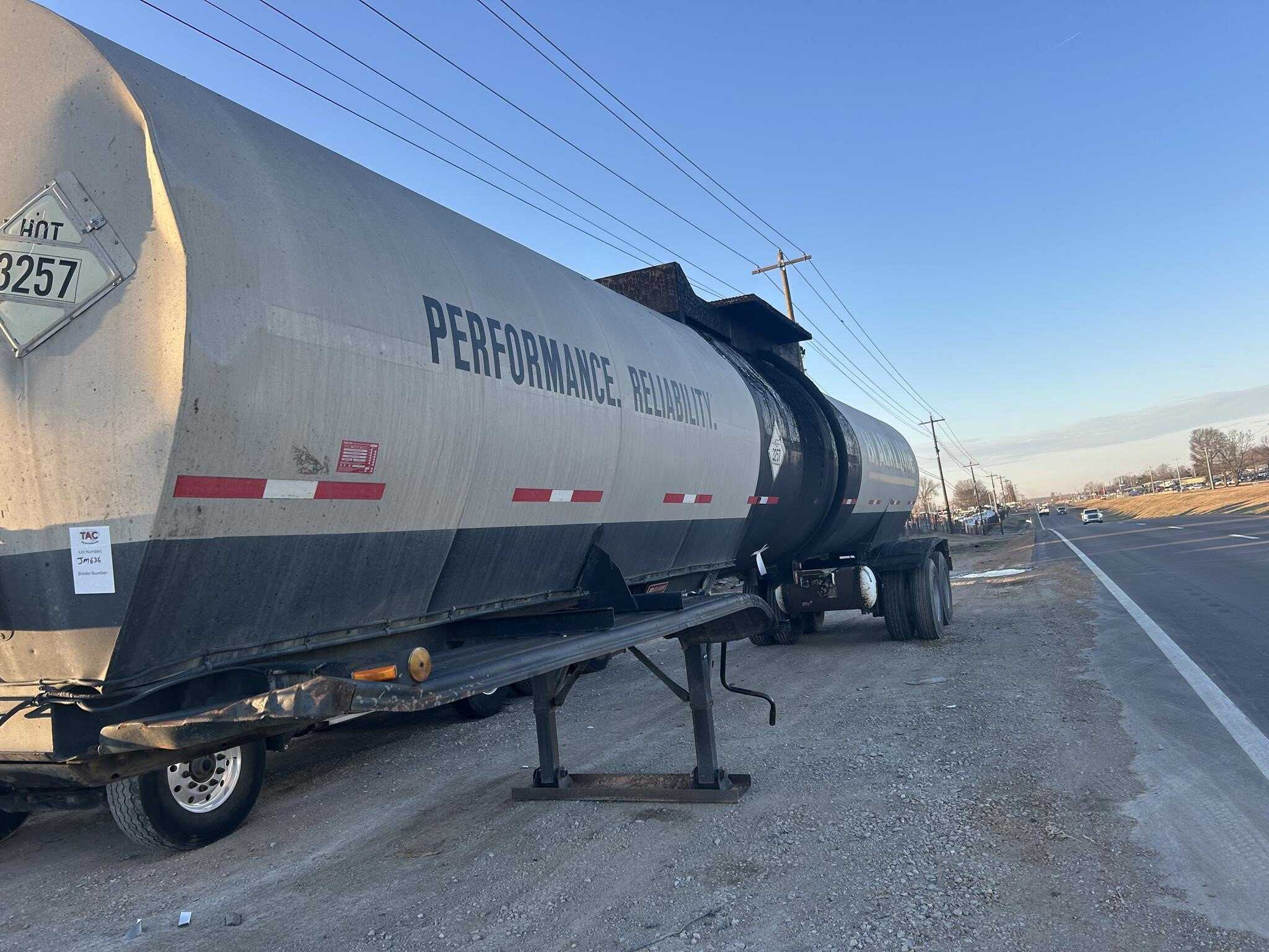 1996 Fruehauf 7350 gal