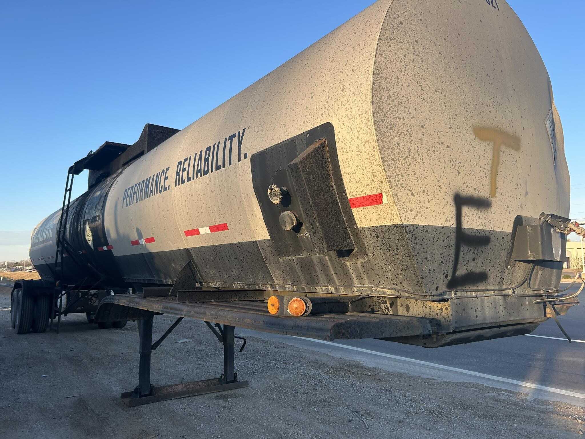 1996 Fruehauf 7350 gal