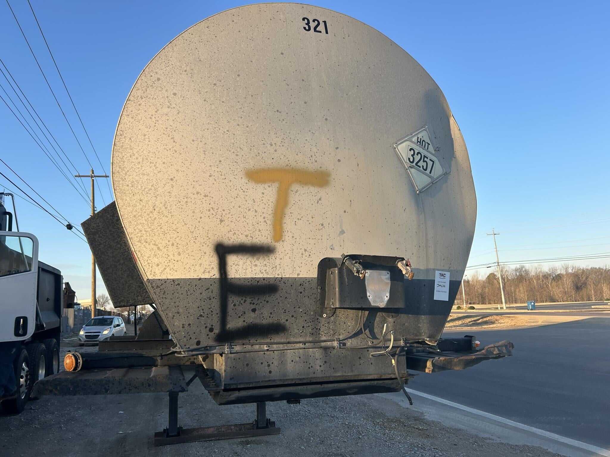 1996 Fruehauf 7350 gal
