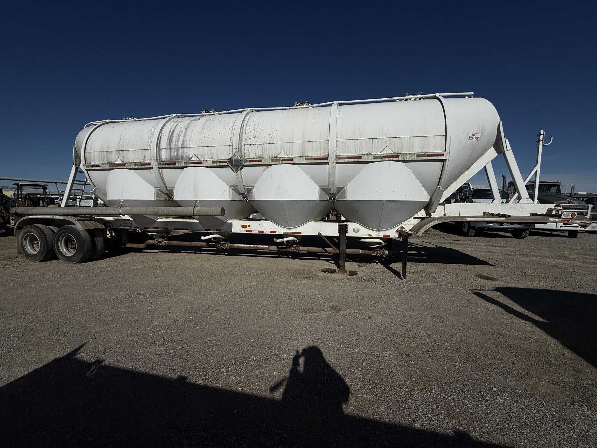 1987 Polar 1600 cubic ft tank