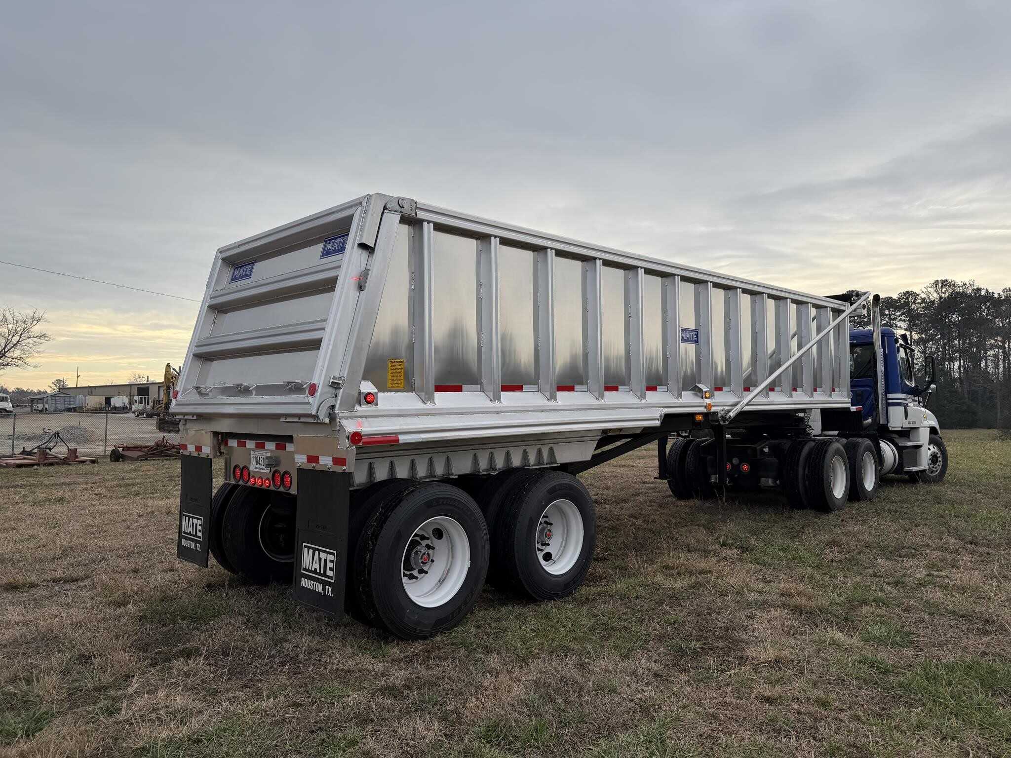 2025 Mate trailer