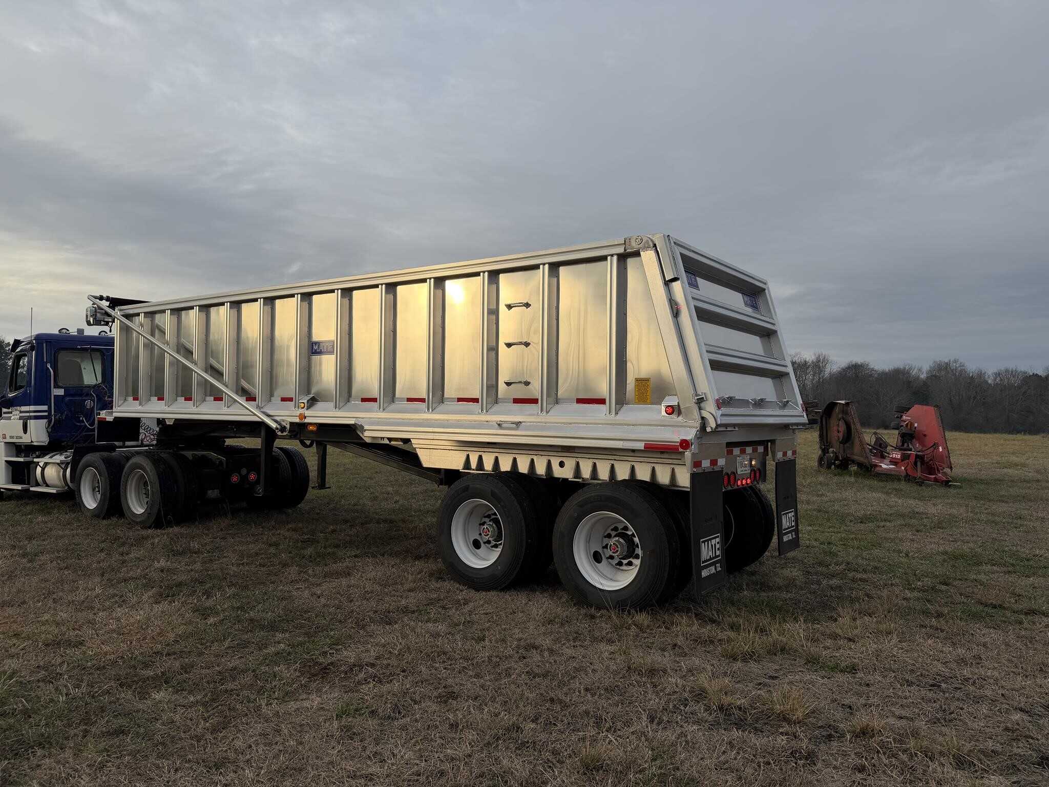 2025 Mate trailer