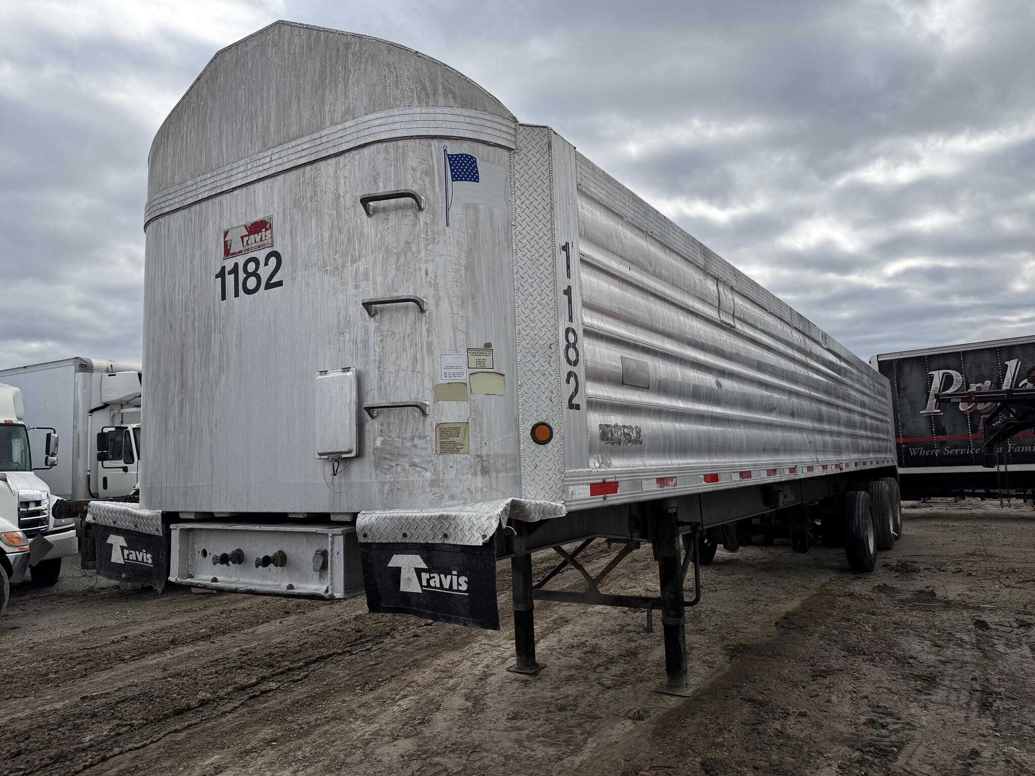 2012 Travis 42 ft tri-axle dump