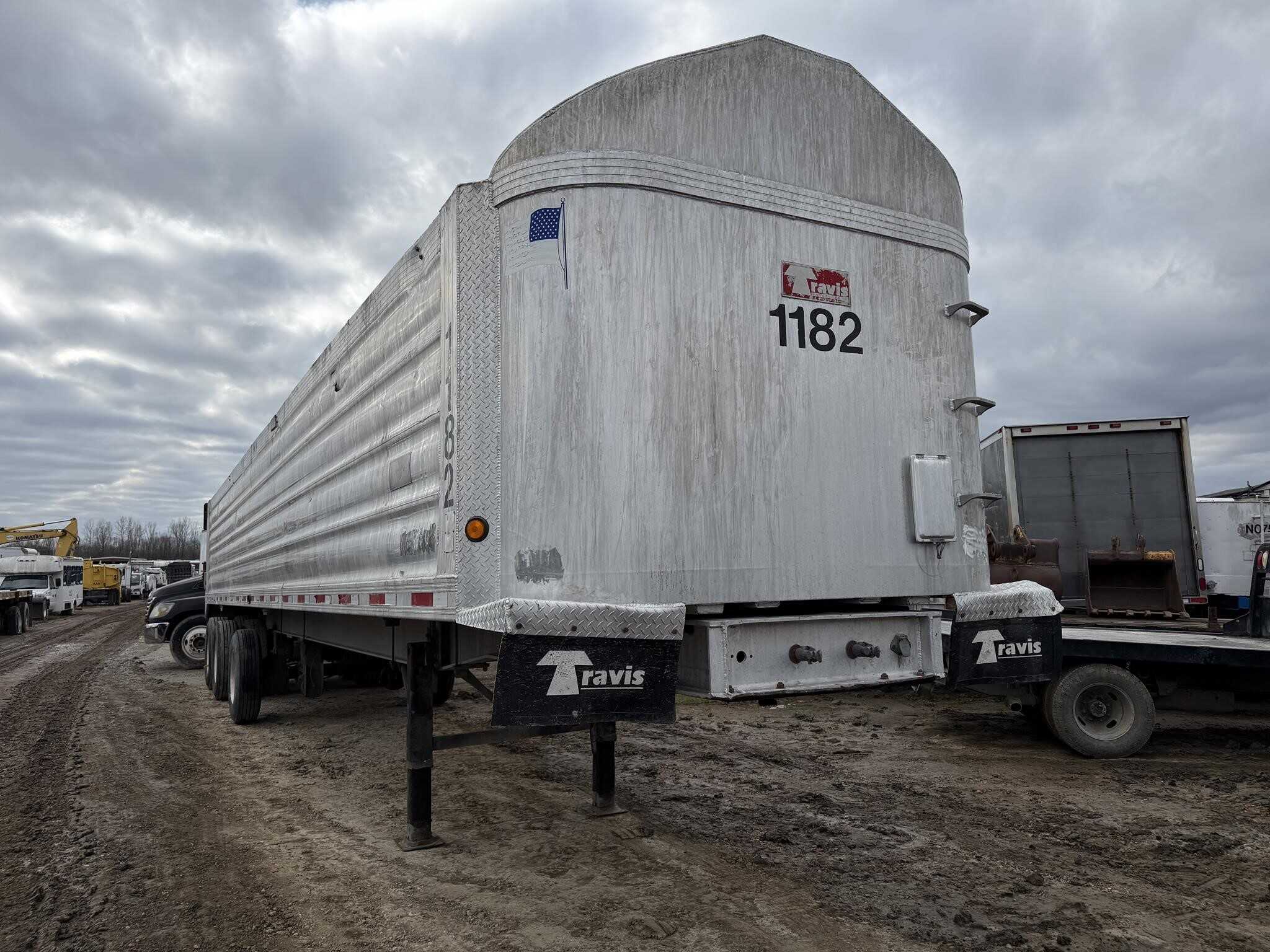 2012 Travis 42 ft tri-axle dump